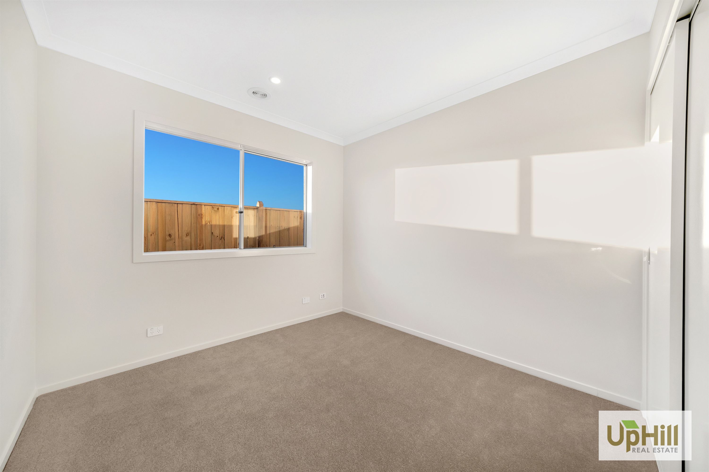 34 SHULZE DRIVE, Clyde North - Thumbnail 6