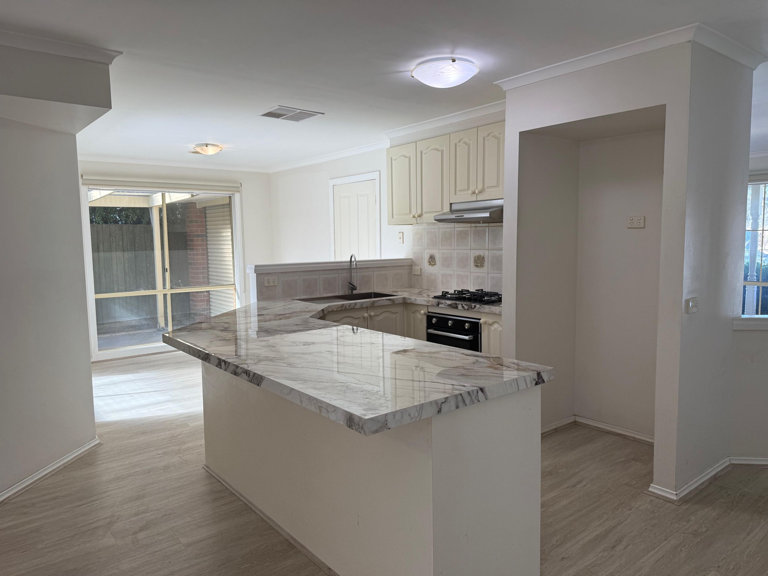2 Glenisla Way, Berwick - Thumbnail 6
