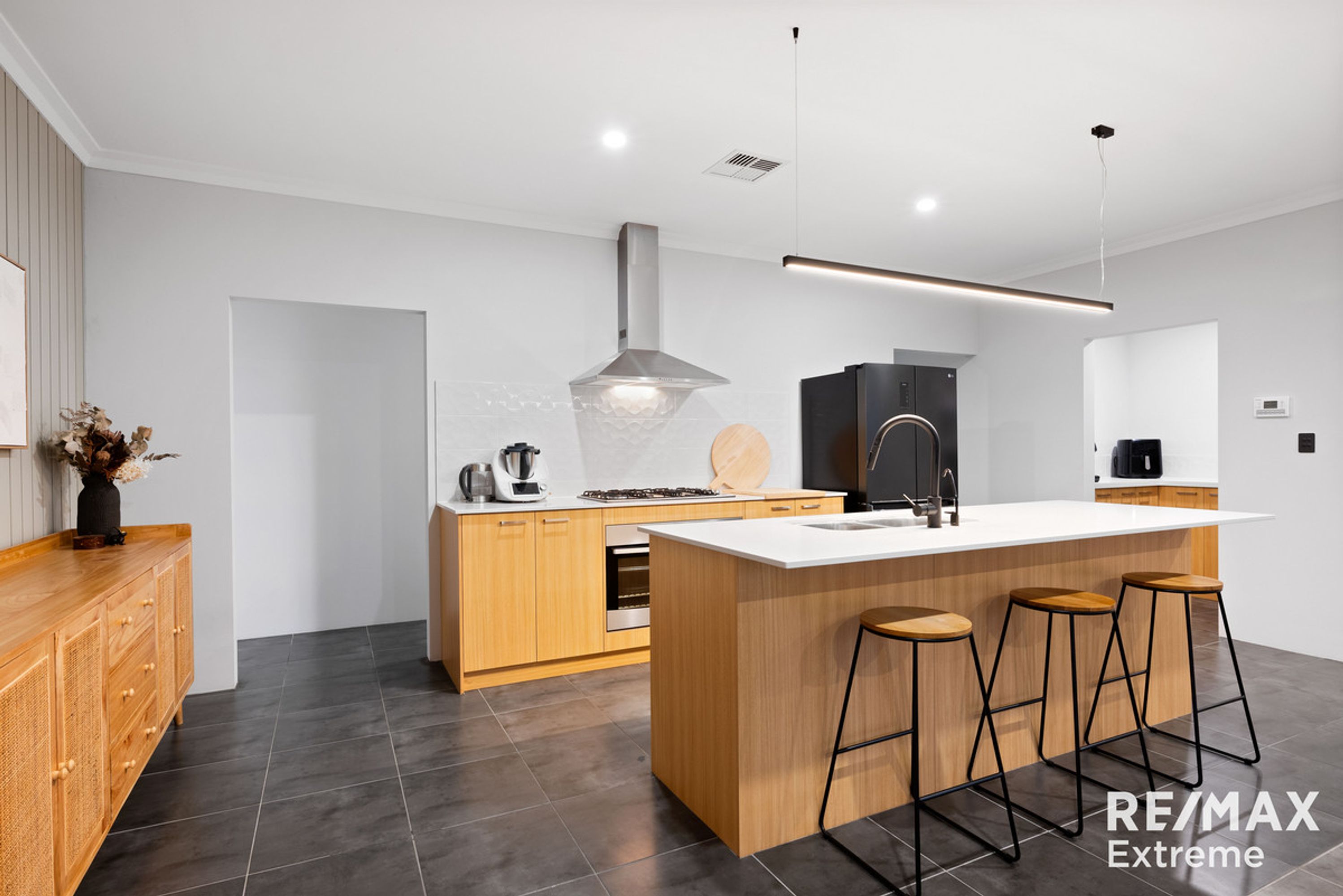67 Balivanich Loop, Seville Grove - Thumbnail 2