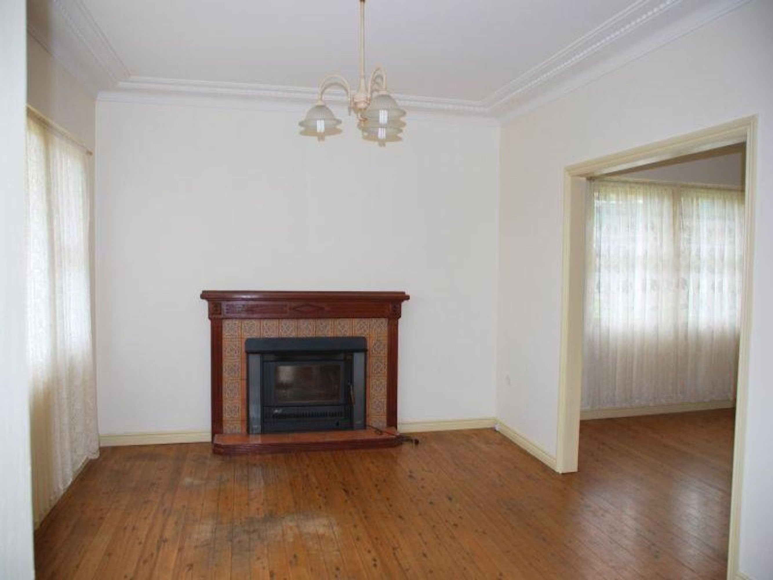 96 Camp St, Katoomba - Thumbnail 3