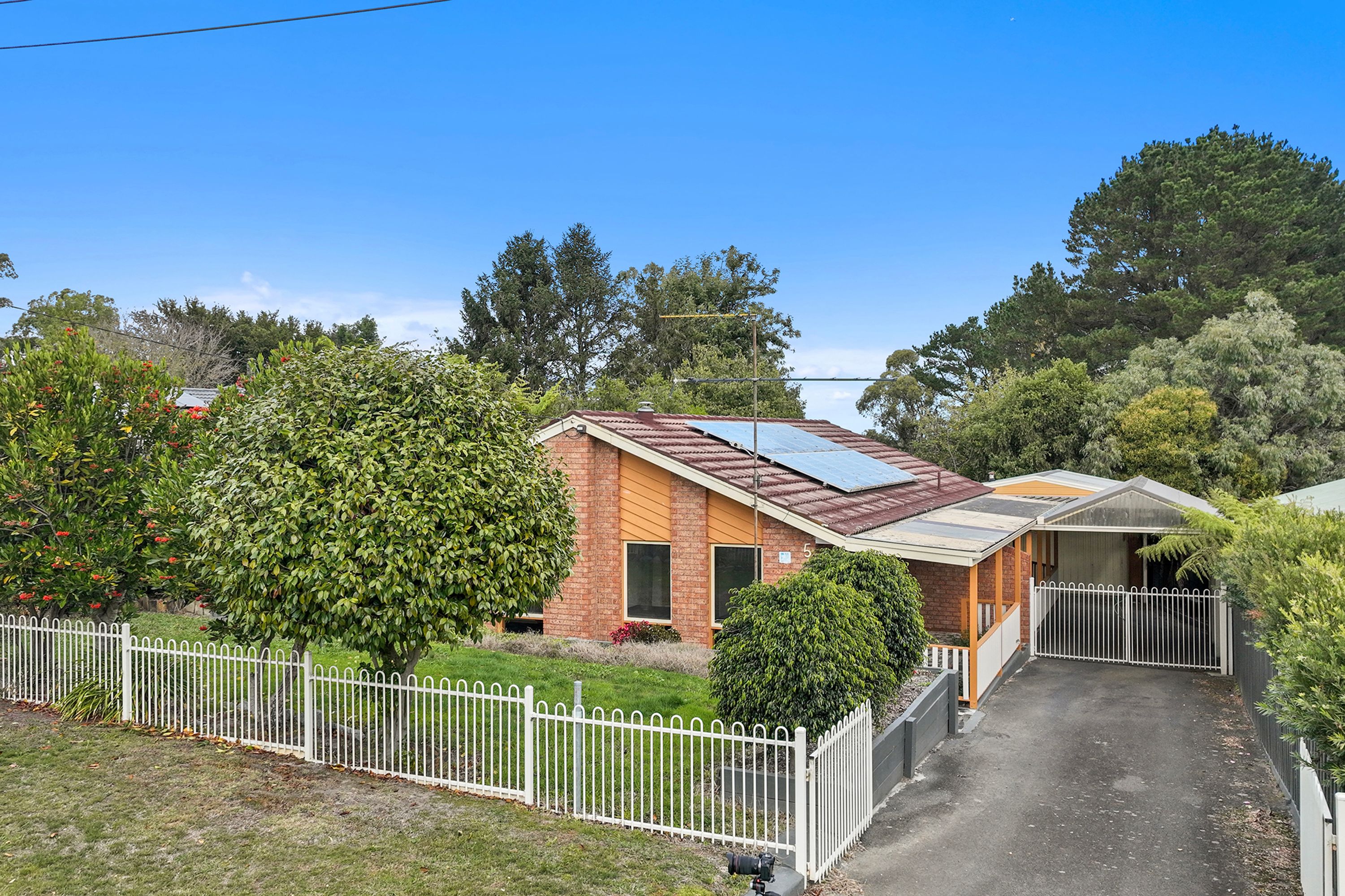 5 Tooronga Road, Willow Grove - Image 1