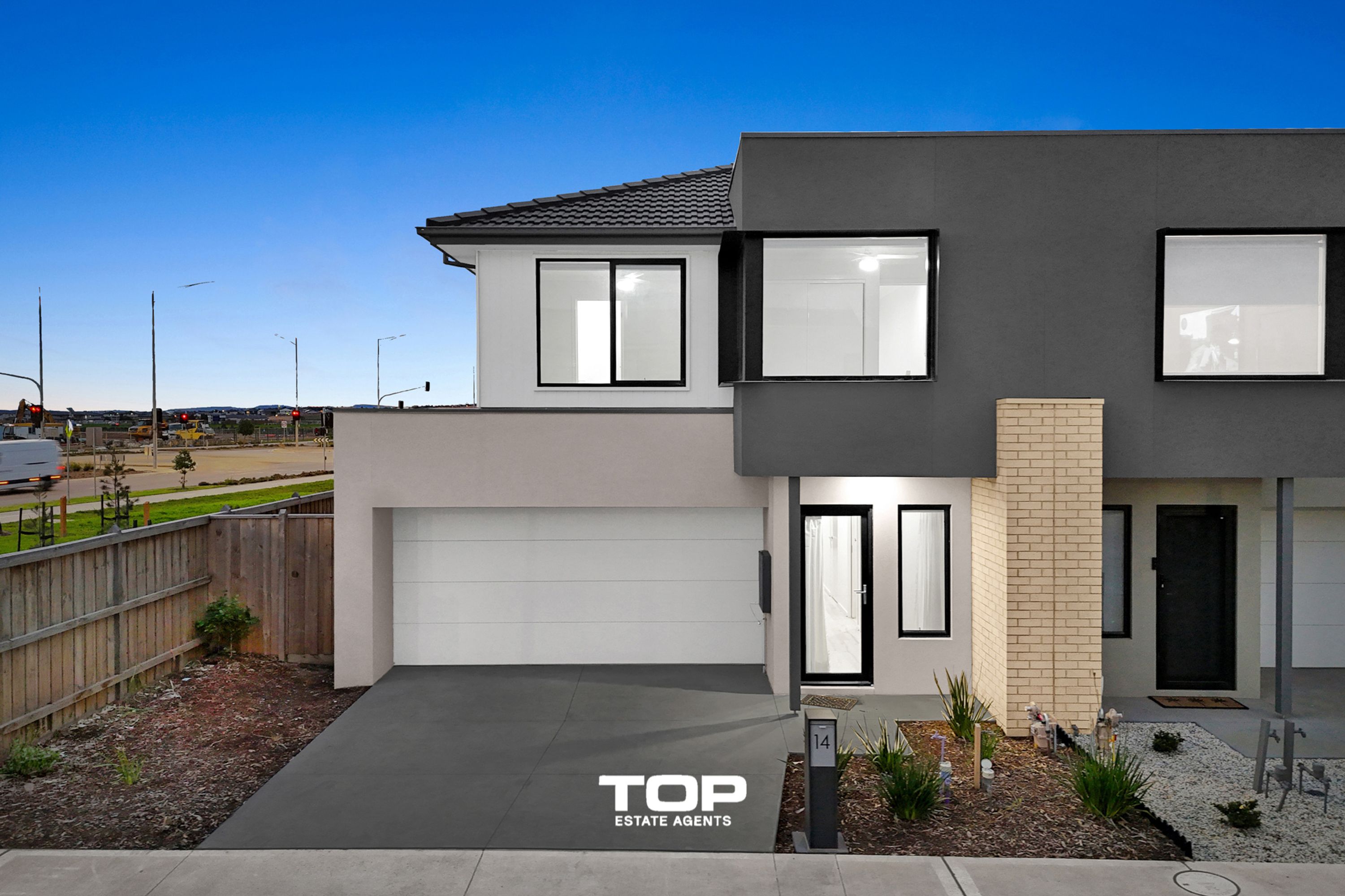 14 Rhumerie Close, Clyde North - Image 1