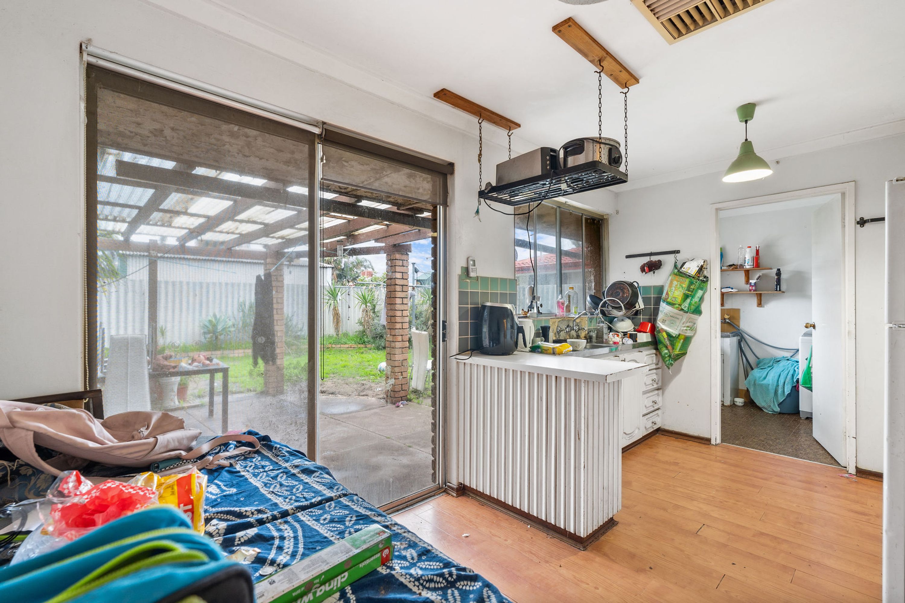 2 Charnley Close, Gosnells - Thumbnail 2