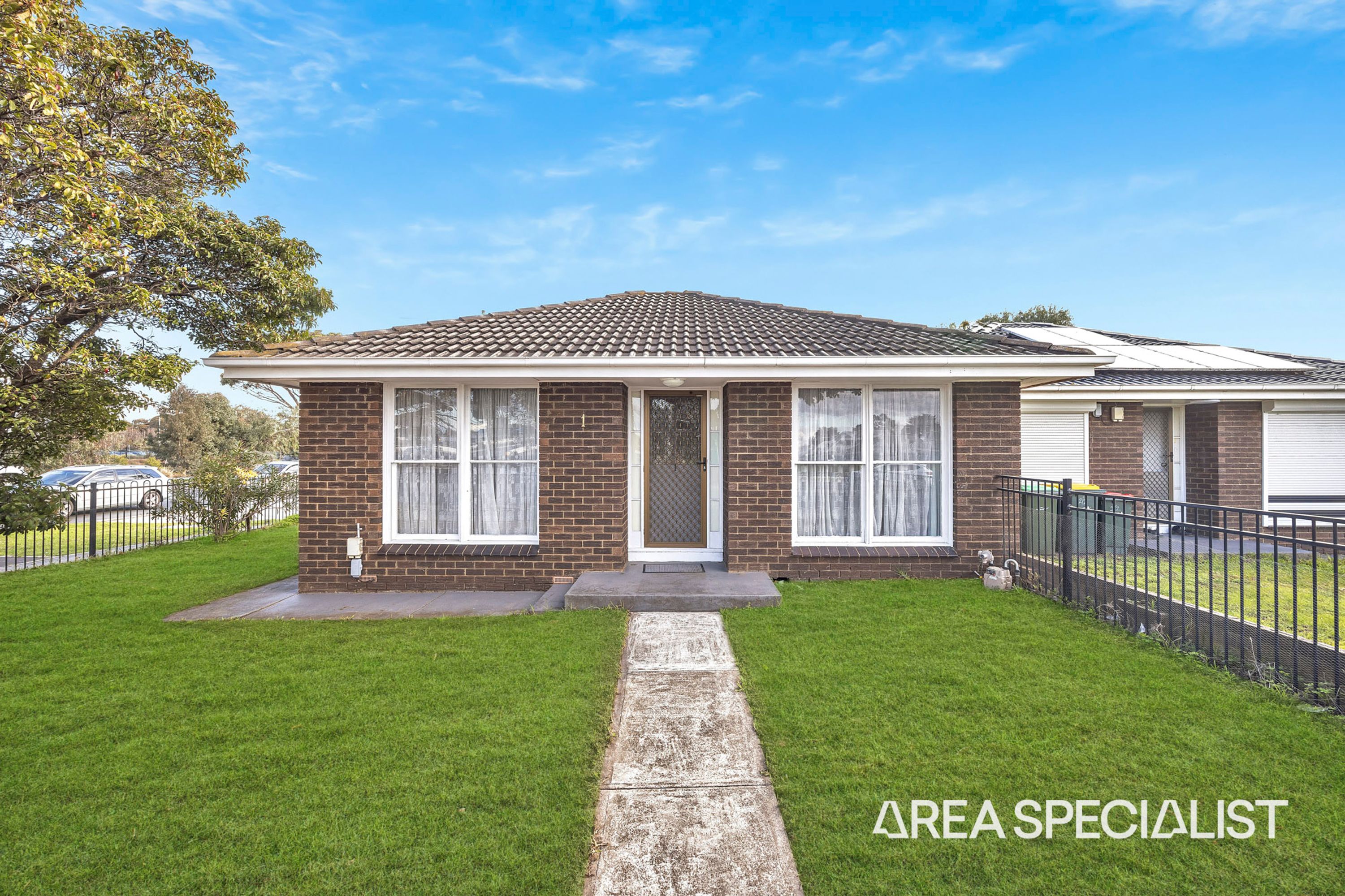 1/2 Railway Avenue, Werribee - Image 1