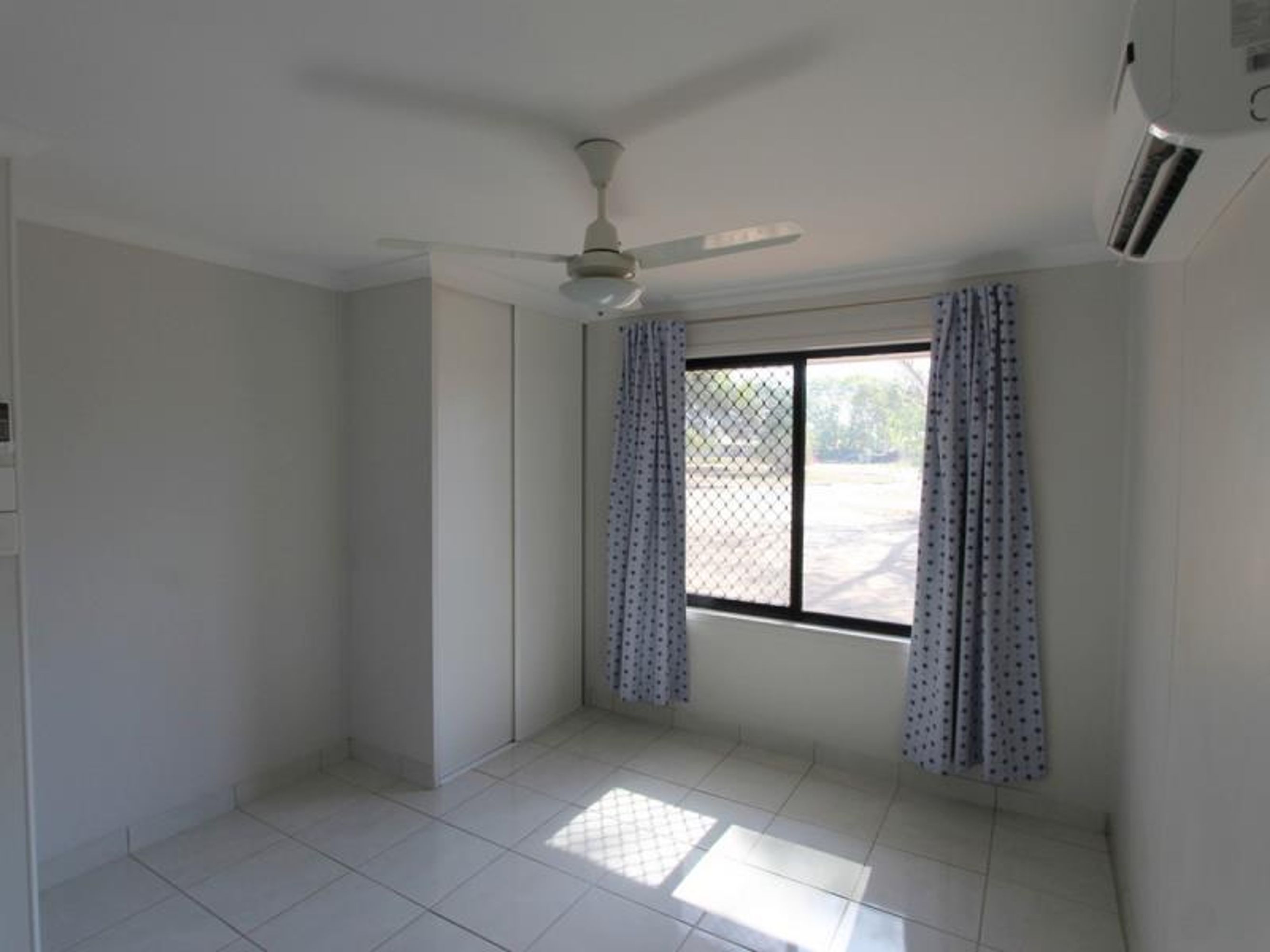 2 Corbet Place, South Hedland, South Hedland - Thumbnail 2