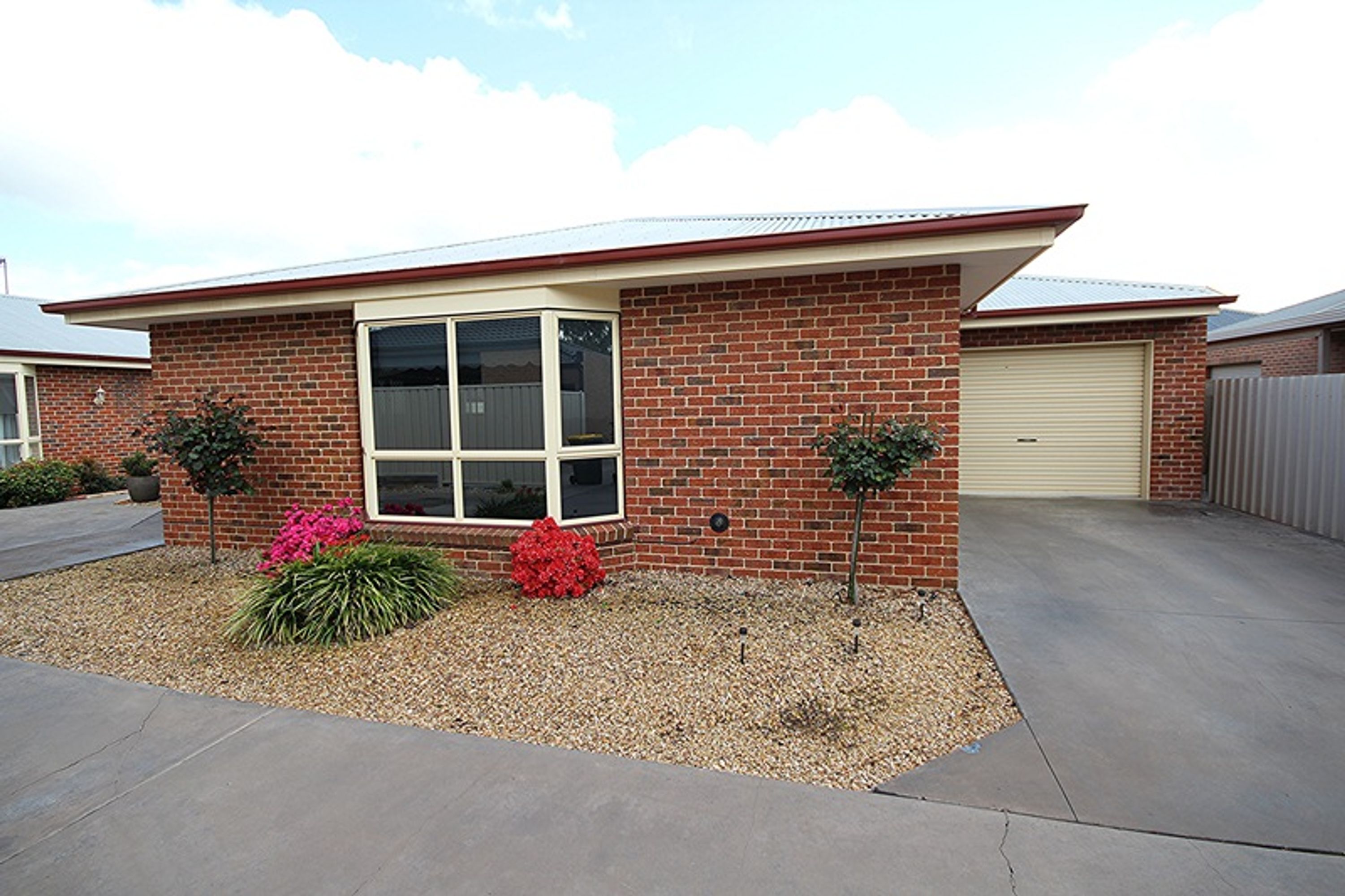 2/9 Barton Drive, Horsham VIC 3400