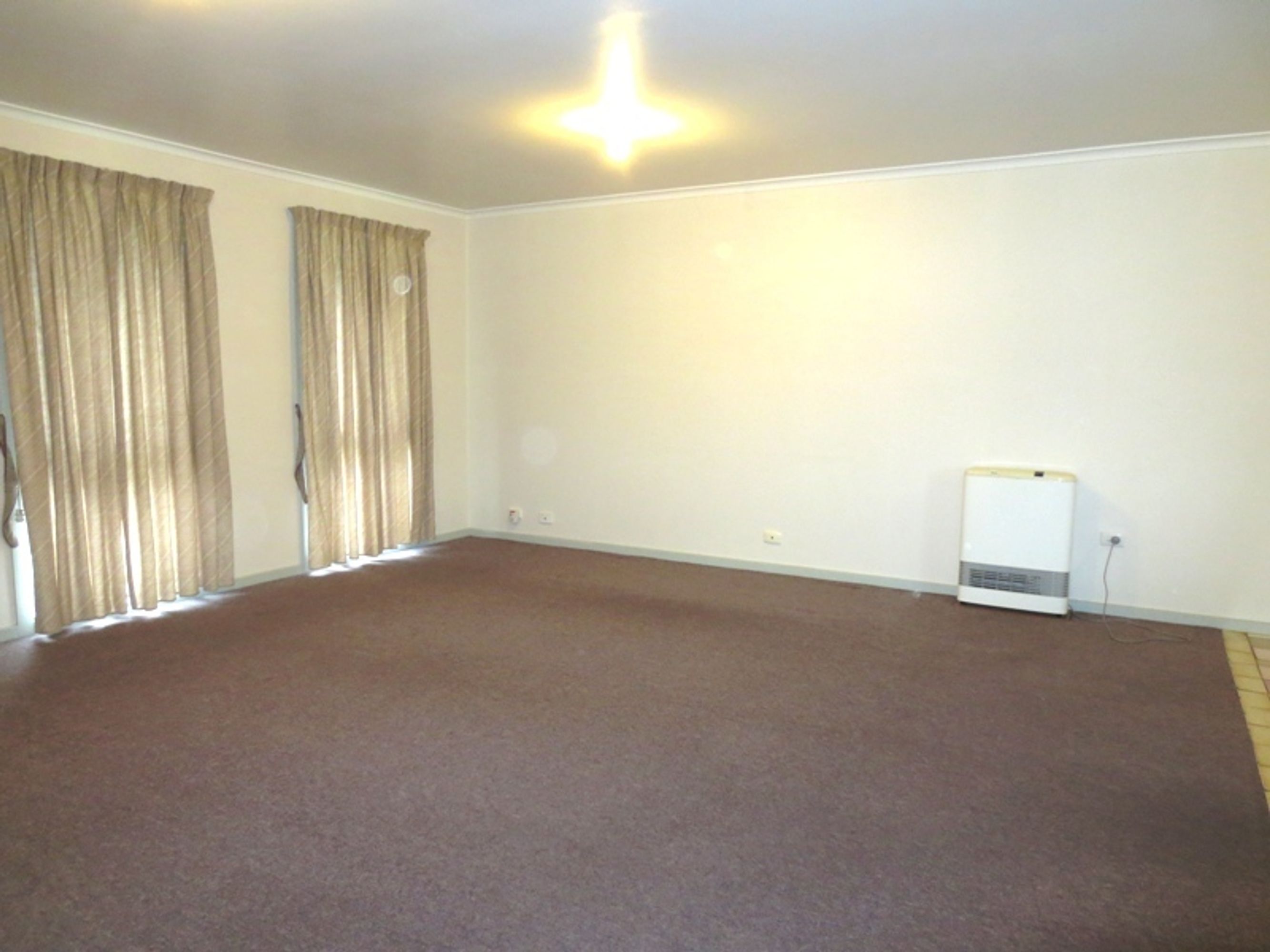 1 Bartley Place, Springvale South - Thumbnail 2