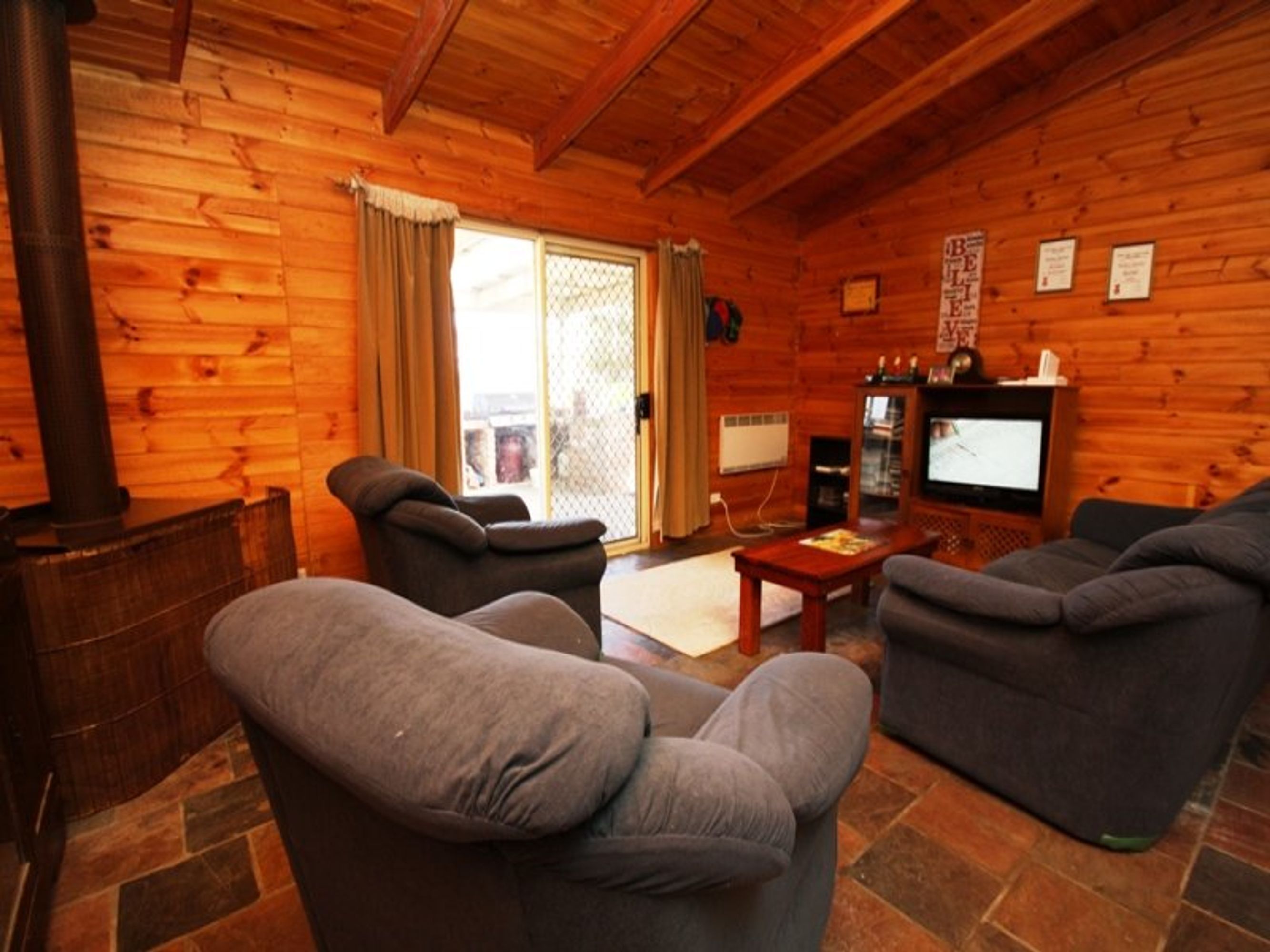 33 Frederick Street, Horsham VIC 3400, Horsham - Thumbnail 2
