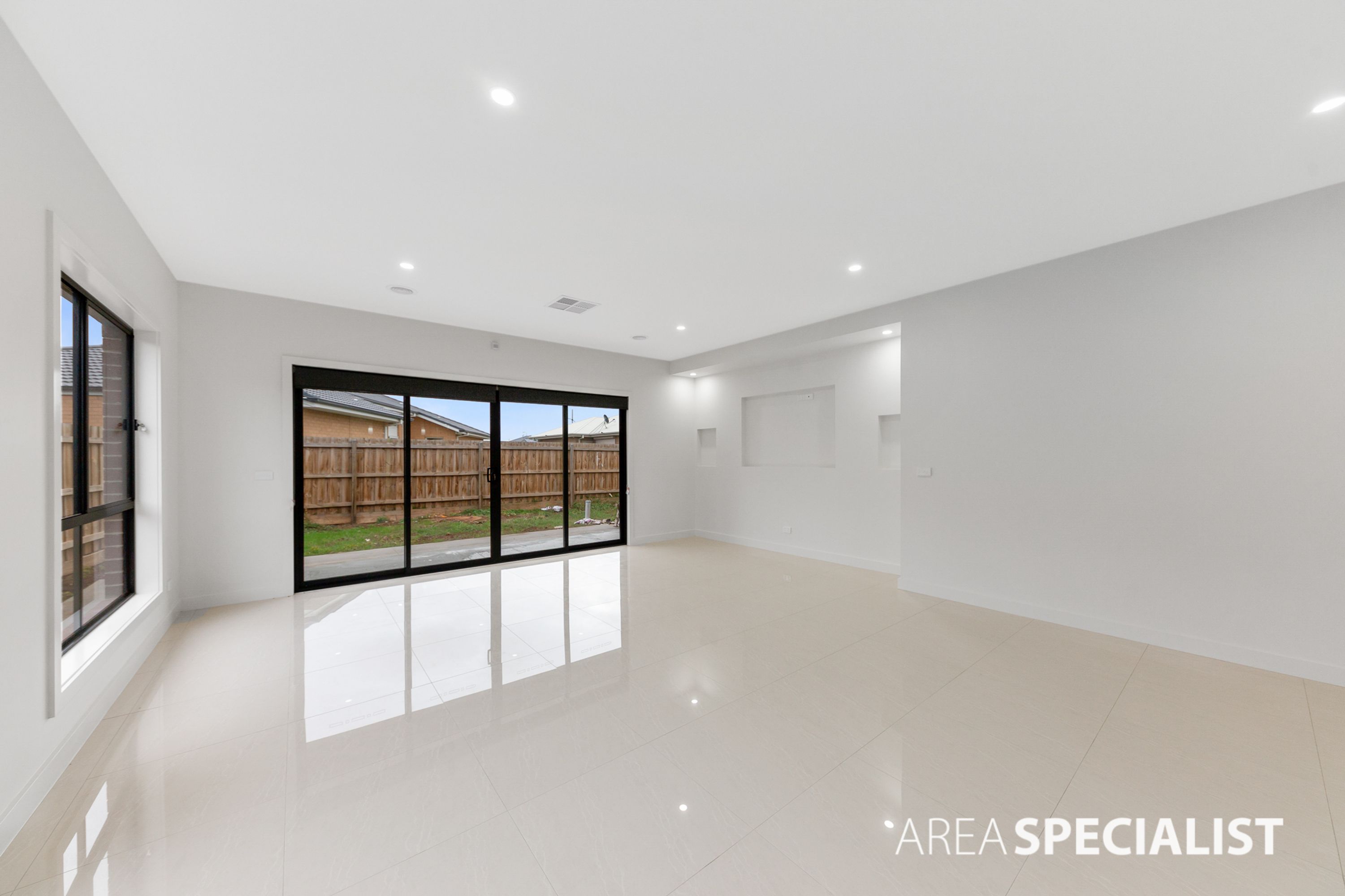 14 Cascarilla Street, Aintree VIC 3336, Aintree - Thumbnail 7