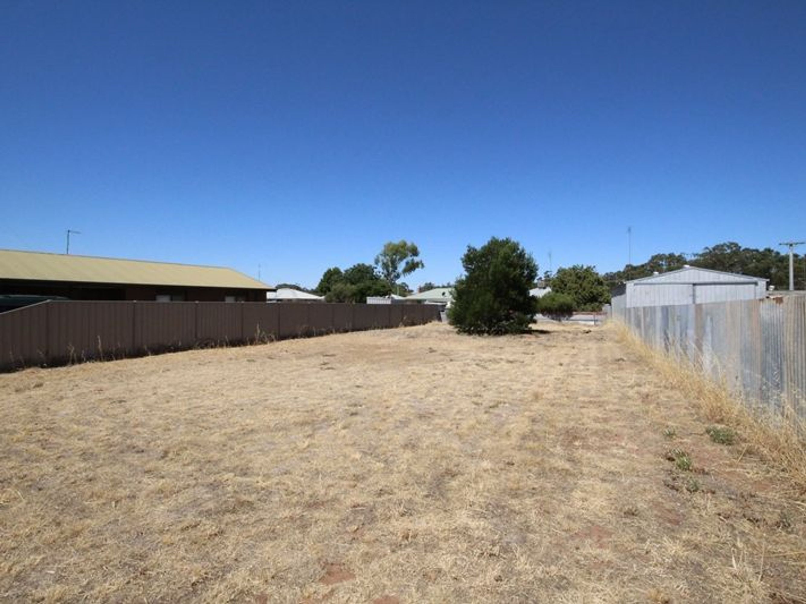 17 Cox Street, Warracknabeal VIC 3393, Warracknabeal - Thumbnail 2