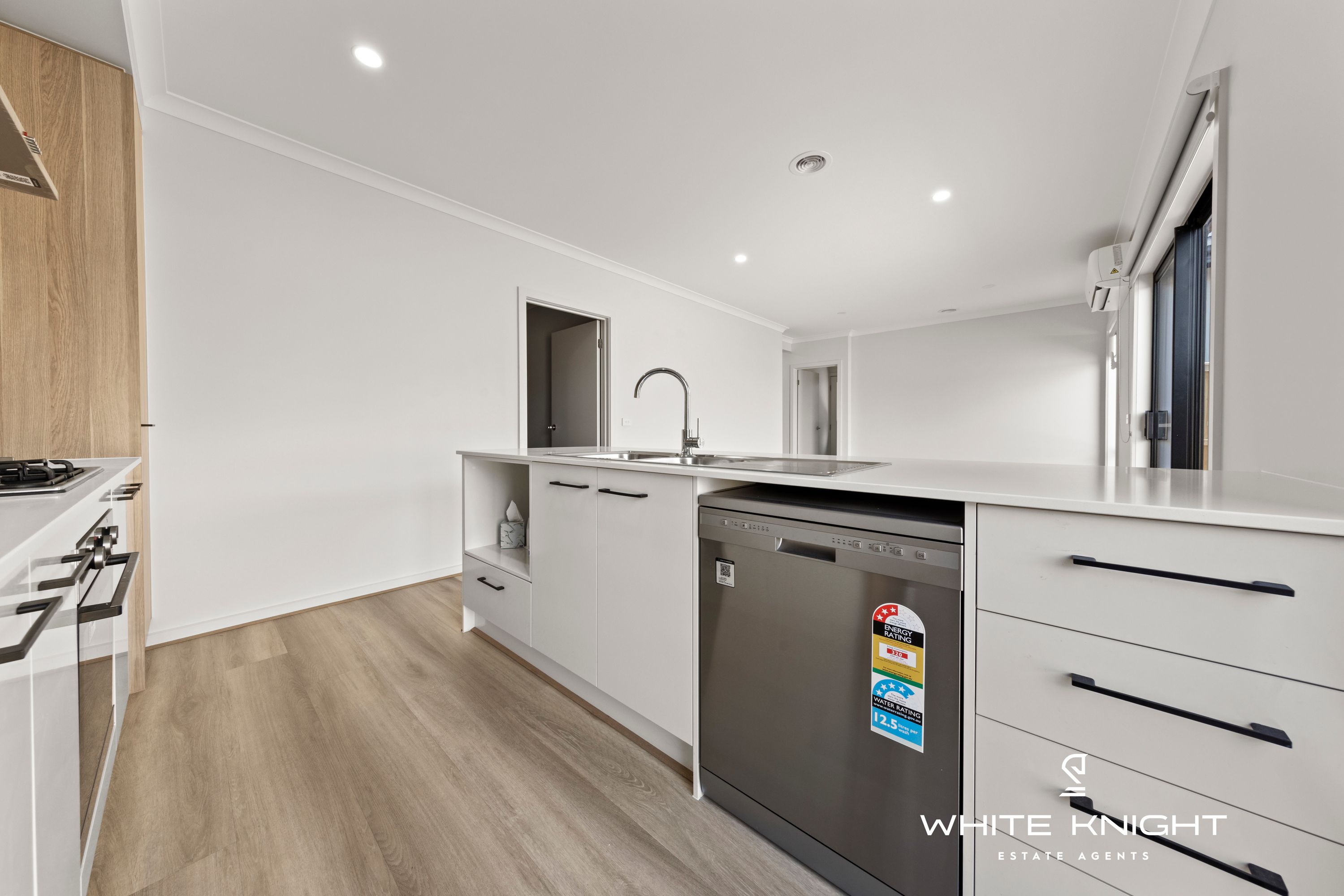 14 Langer Road, Deanside VIC 3336, Deanside - Thumbnail 7