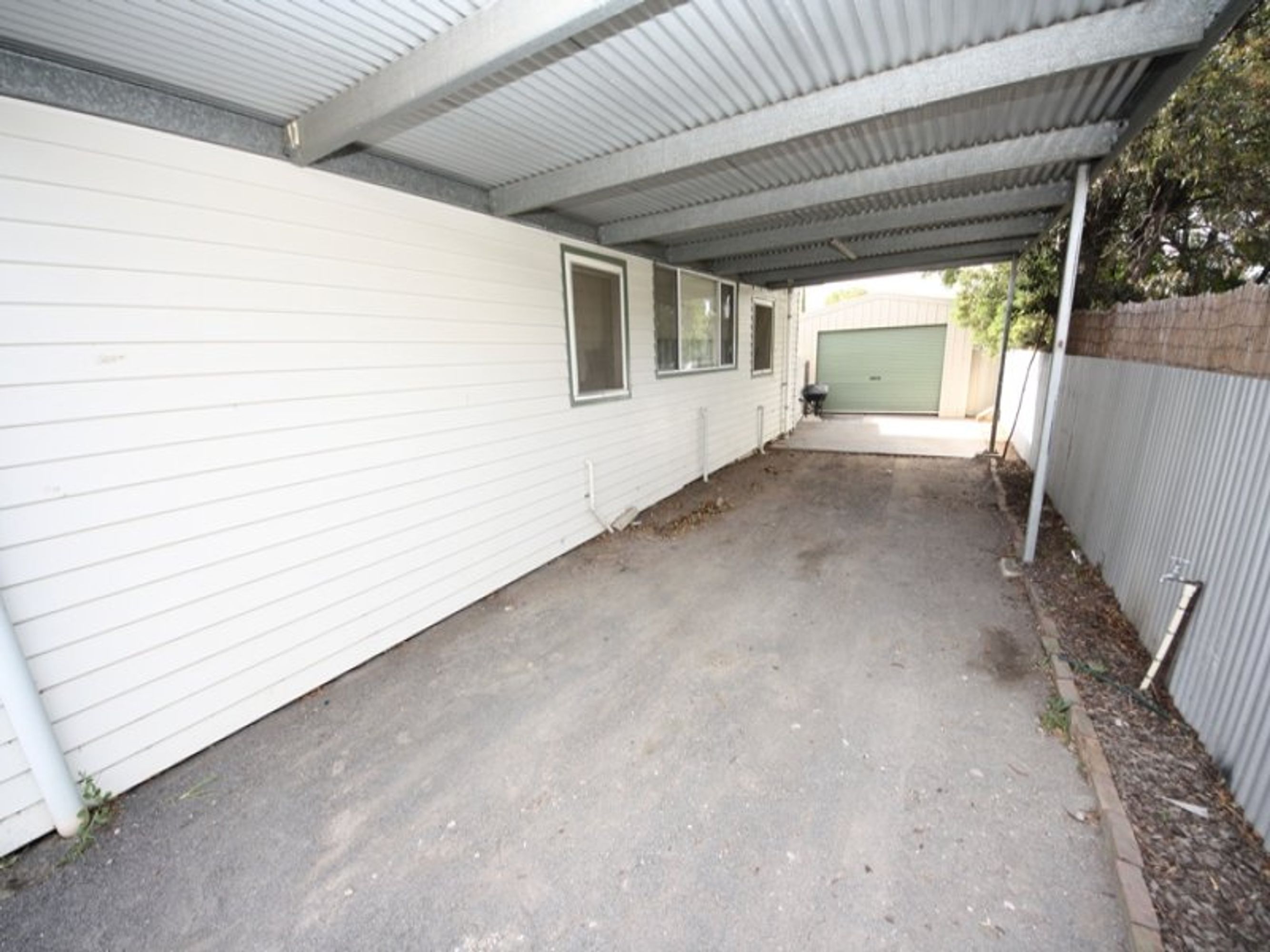13 Arnold Street, Horsham VIC 3400, Horsham - Thumbnail 2