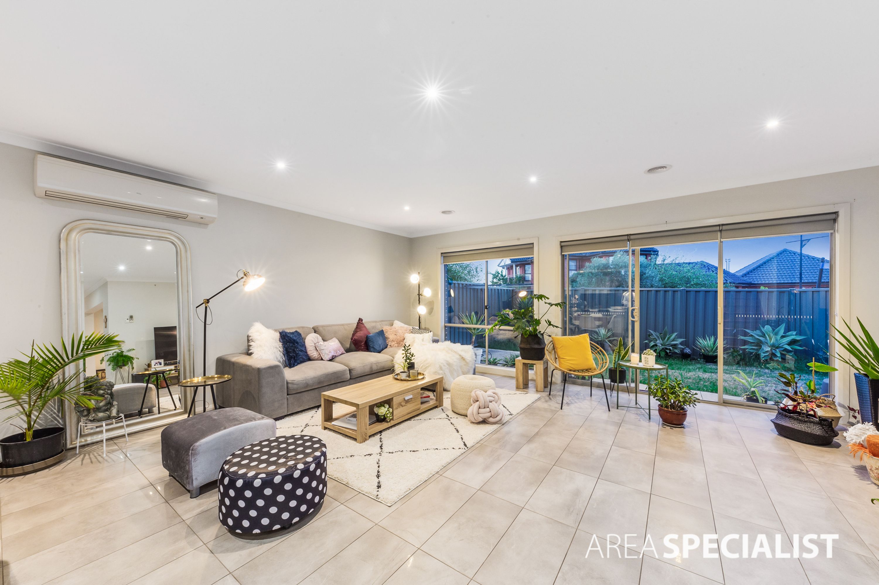 19 Bimbadeen Street, Burnside VIC 3023, Burnside - Thumbnail 5