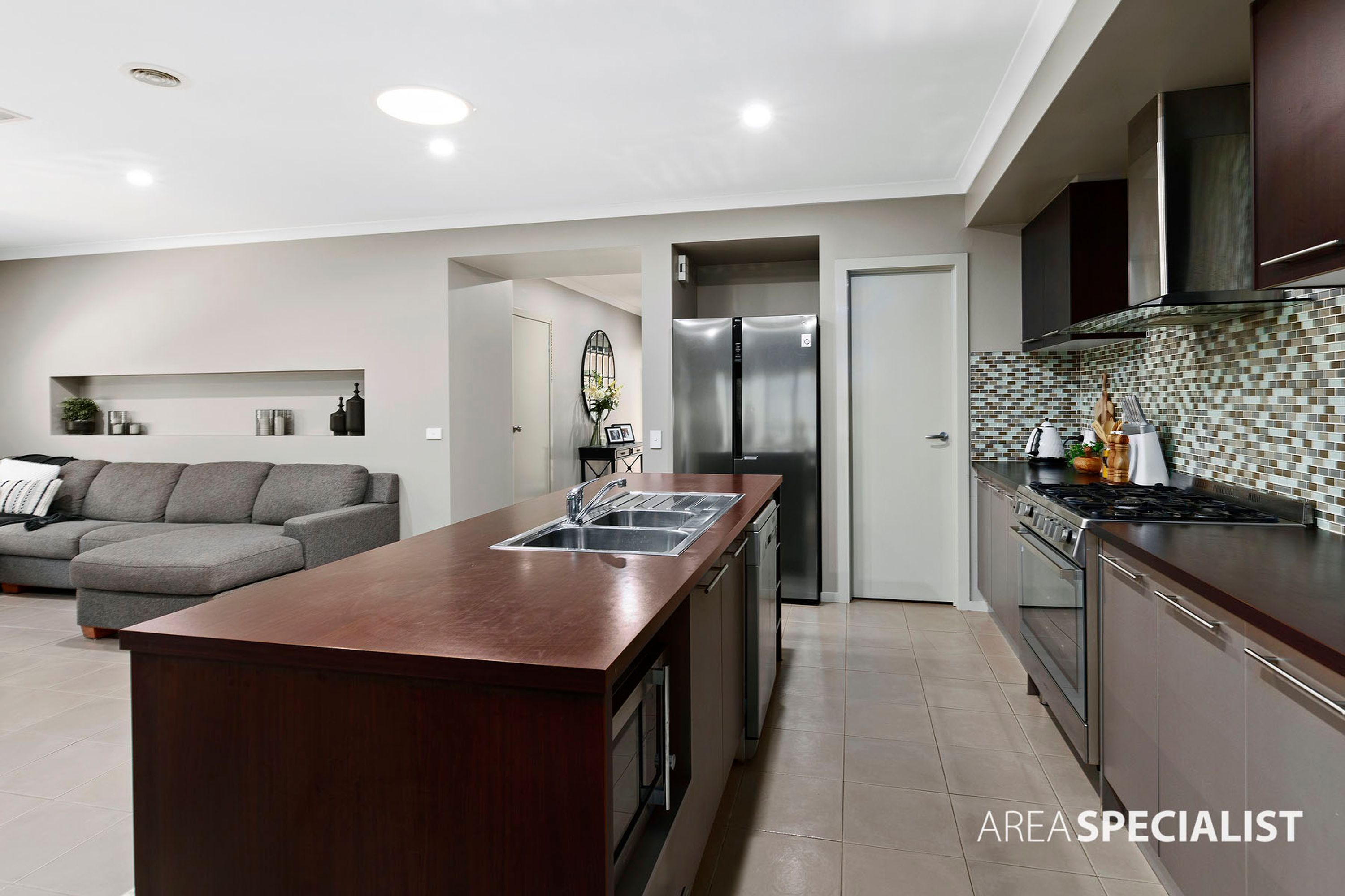 26 Pro Hart Way, Caroline Springs VIC 3023, Caroline Springs - Thumbnail 6