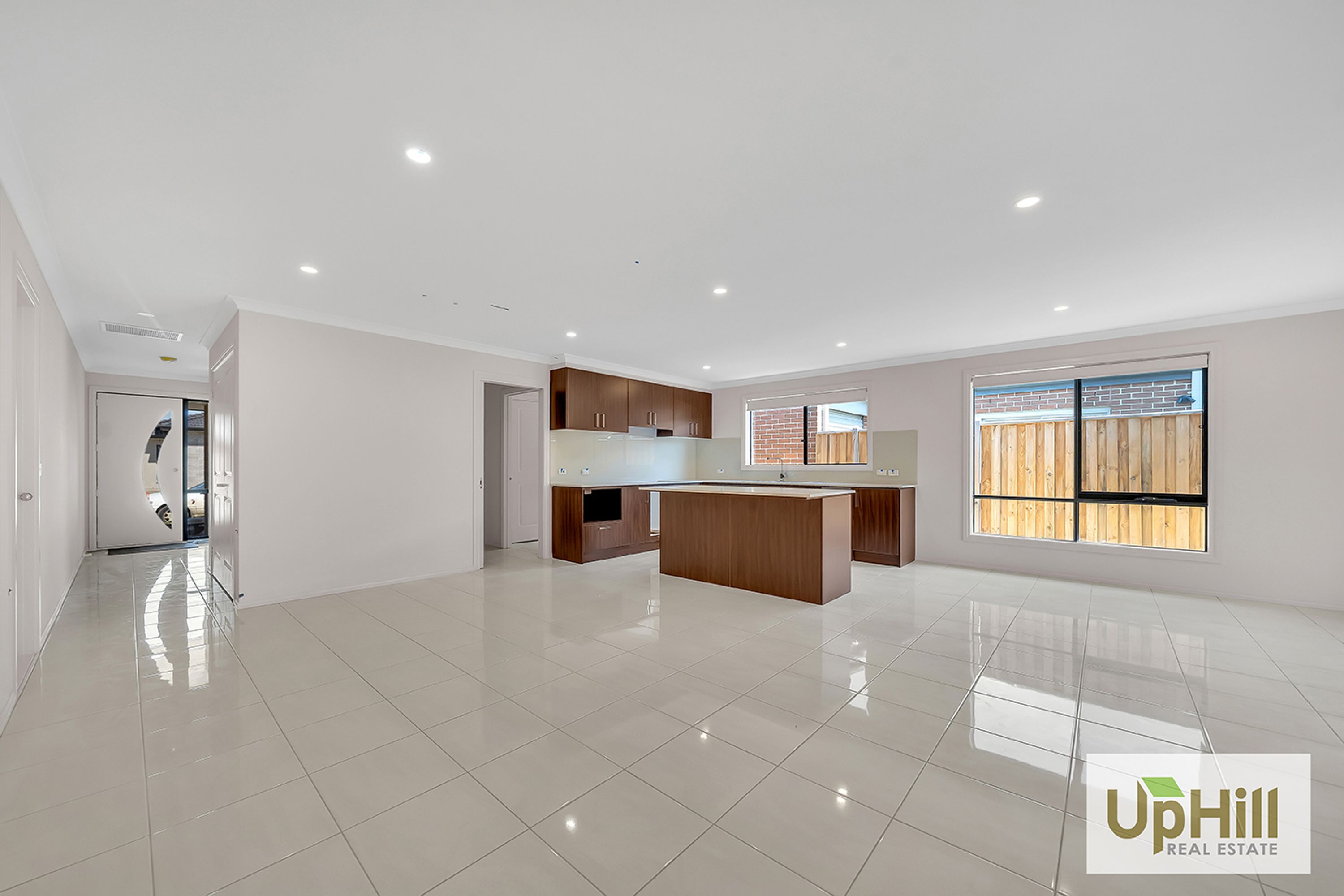 17 LANGSHAN ROAD, Clyde North - Thumbnail 4