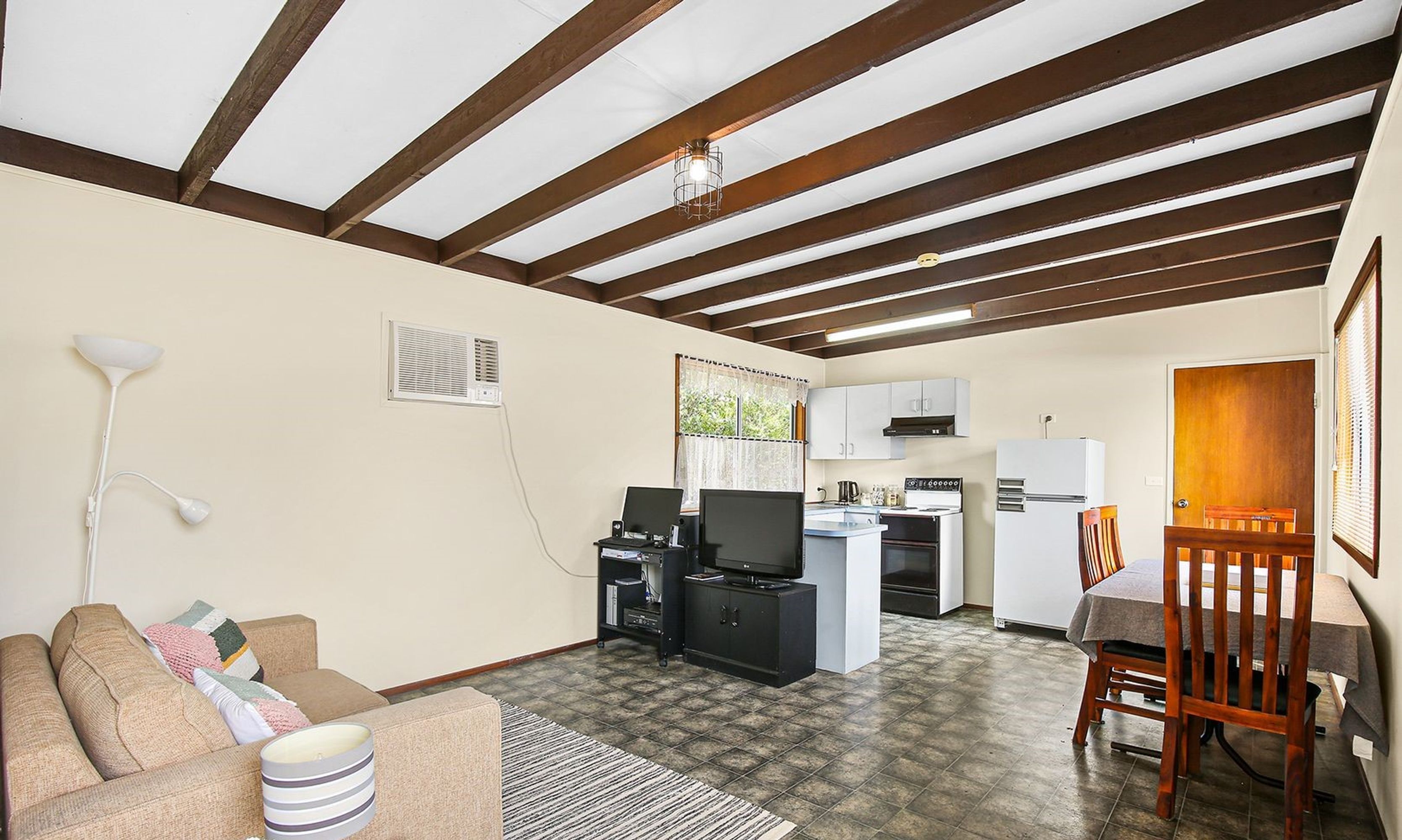 37 Shamrock Street, Smithfield - Thumbnail 7