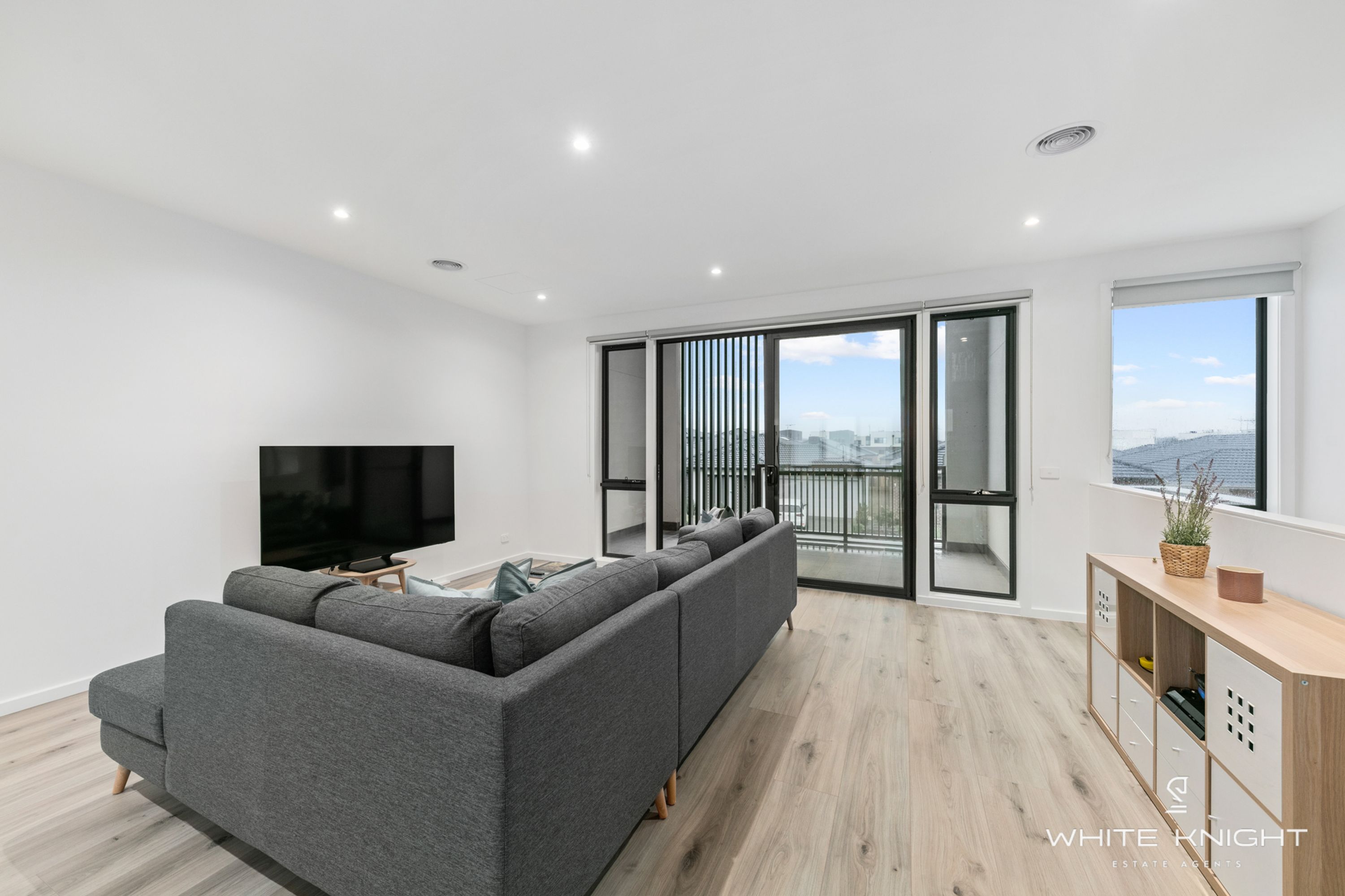 11 Ellson Street, Aintree VIC 3336, Aintree - Thumbnail 4