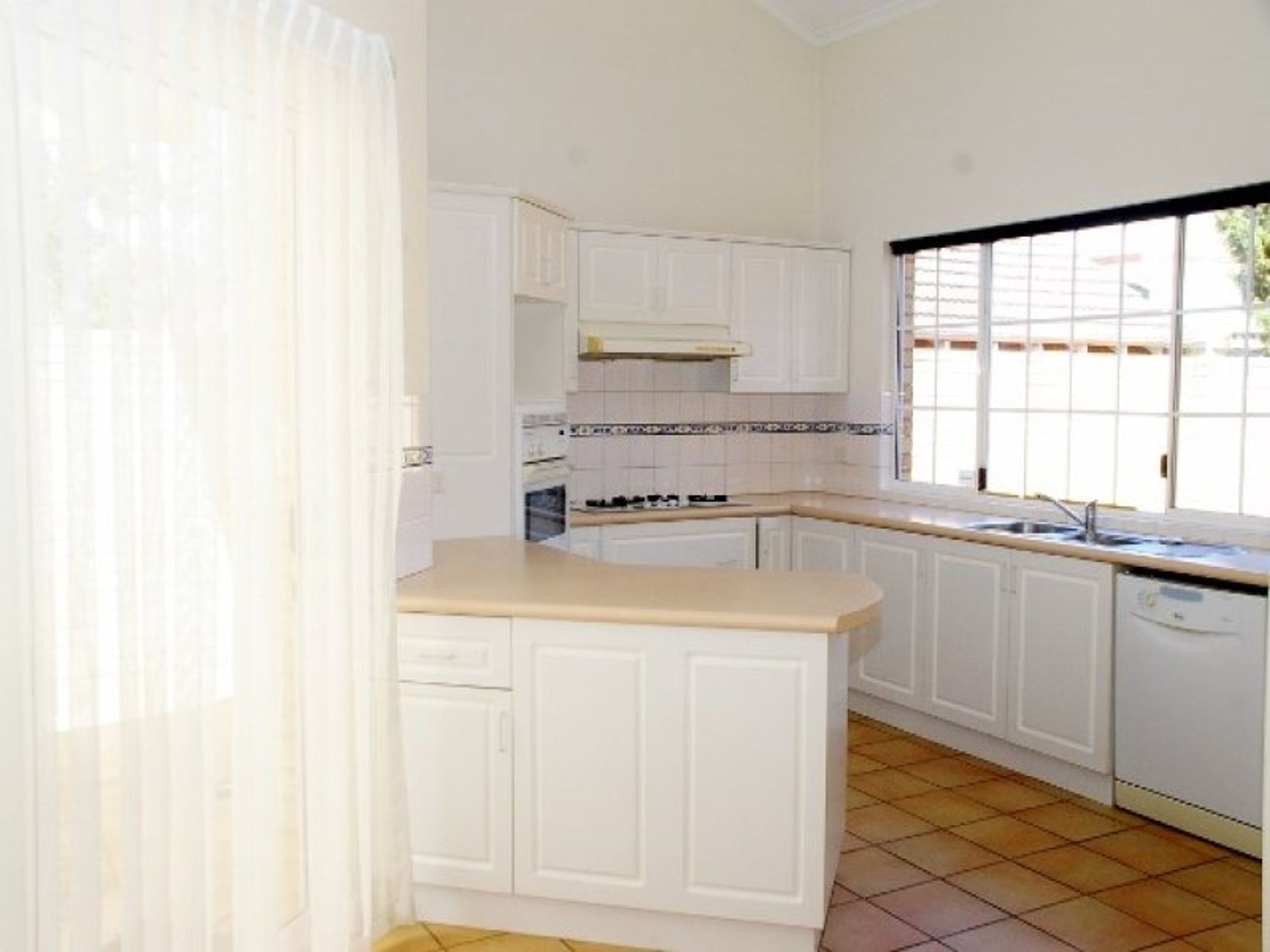 A/242 Salvado Road, Floreat, Floreat - Thumbnail 3