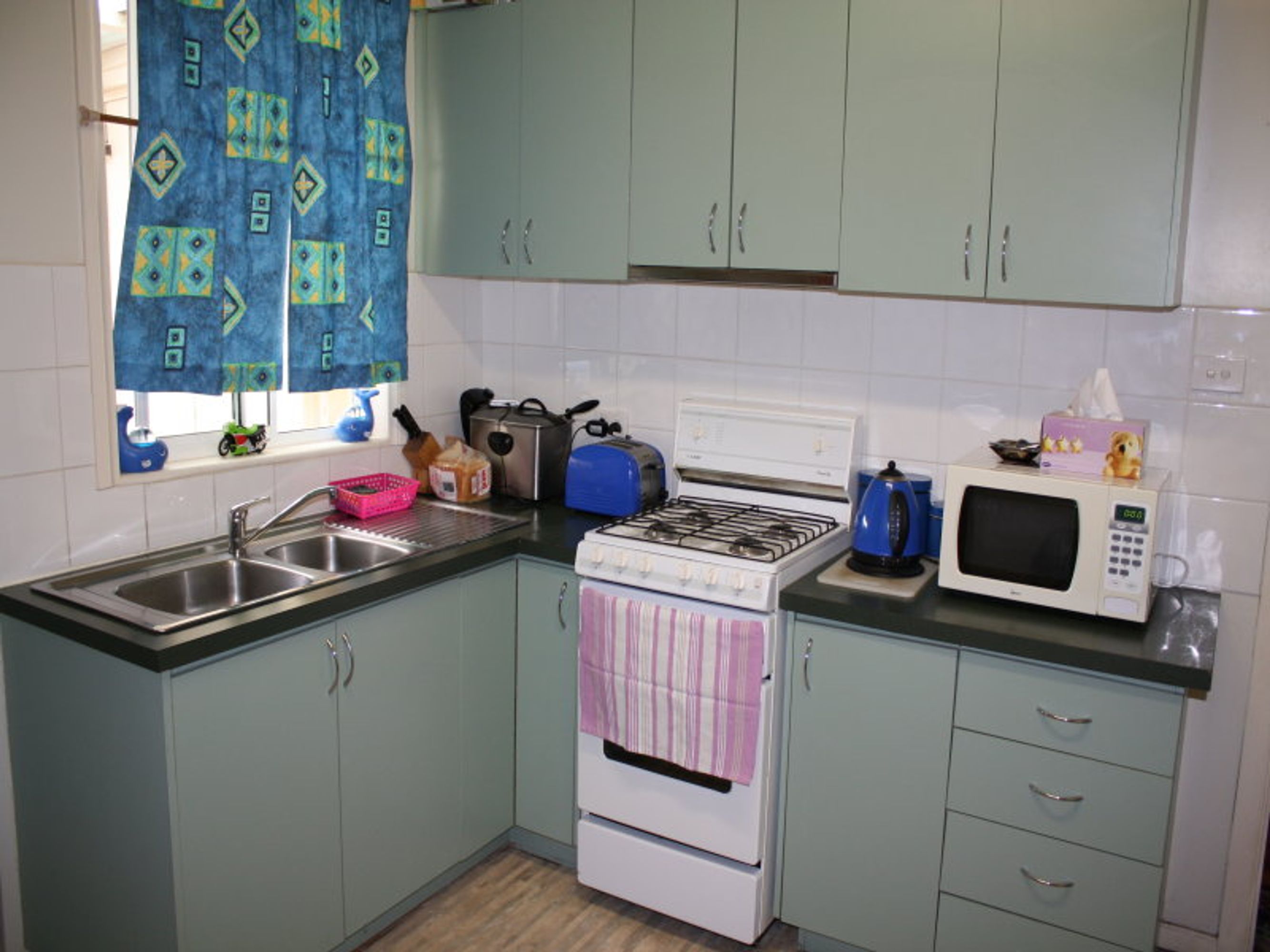 16 Frederick Street, Horsham VIC 3400, Horsham - Thumbnail 2
