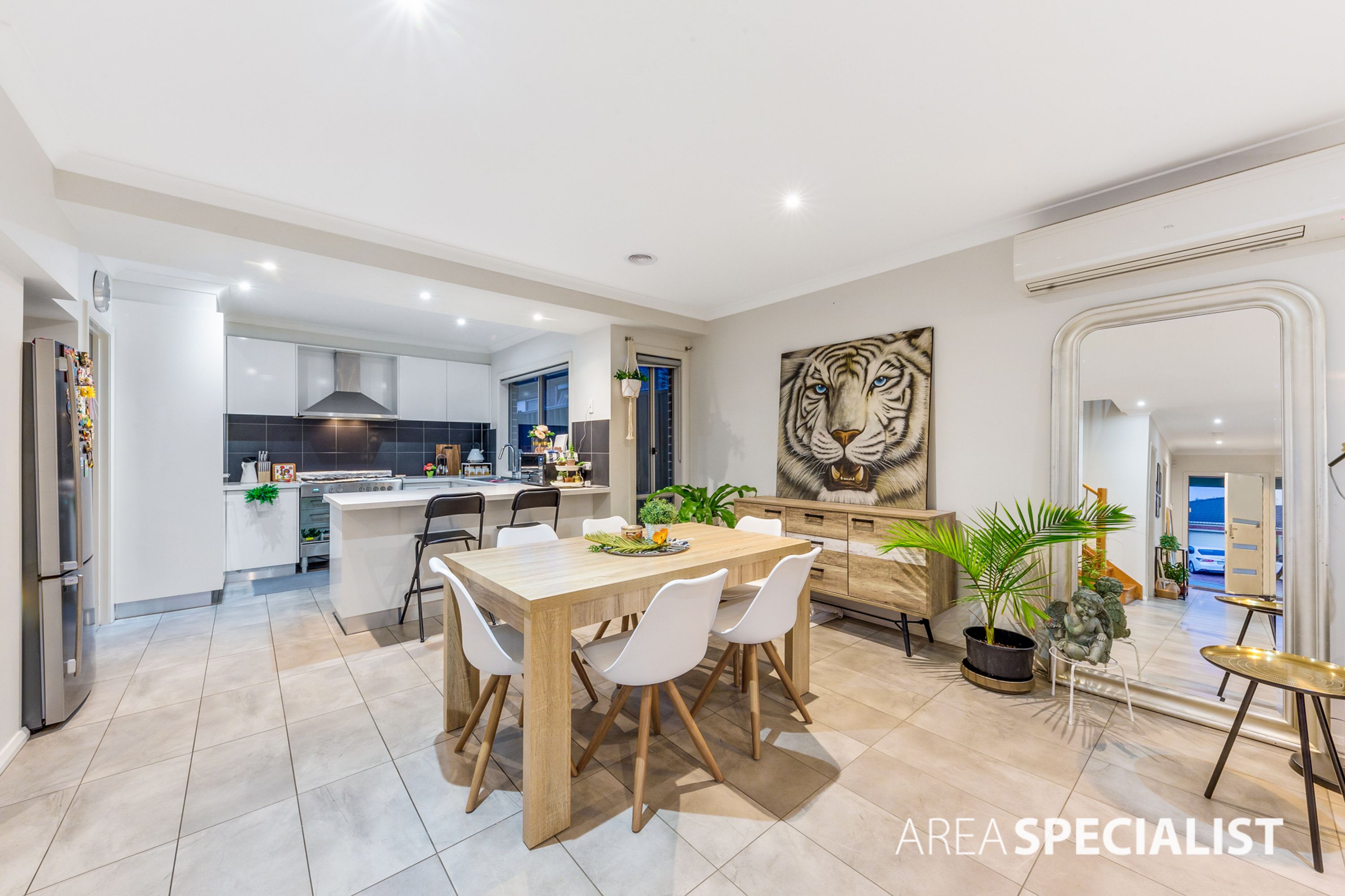 19 Bimbadeen Street, Burnside VIC 3023, Burnside - Thumbnail 7