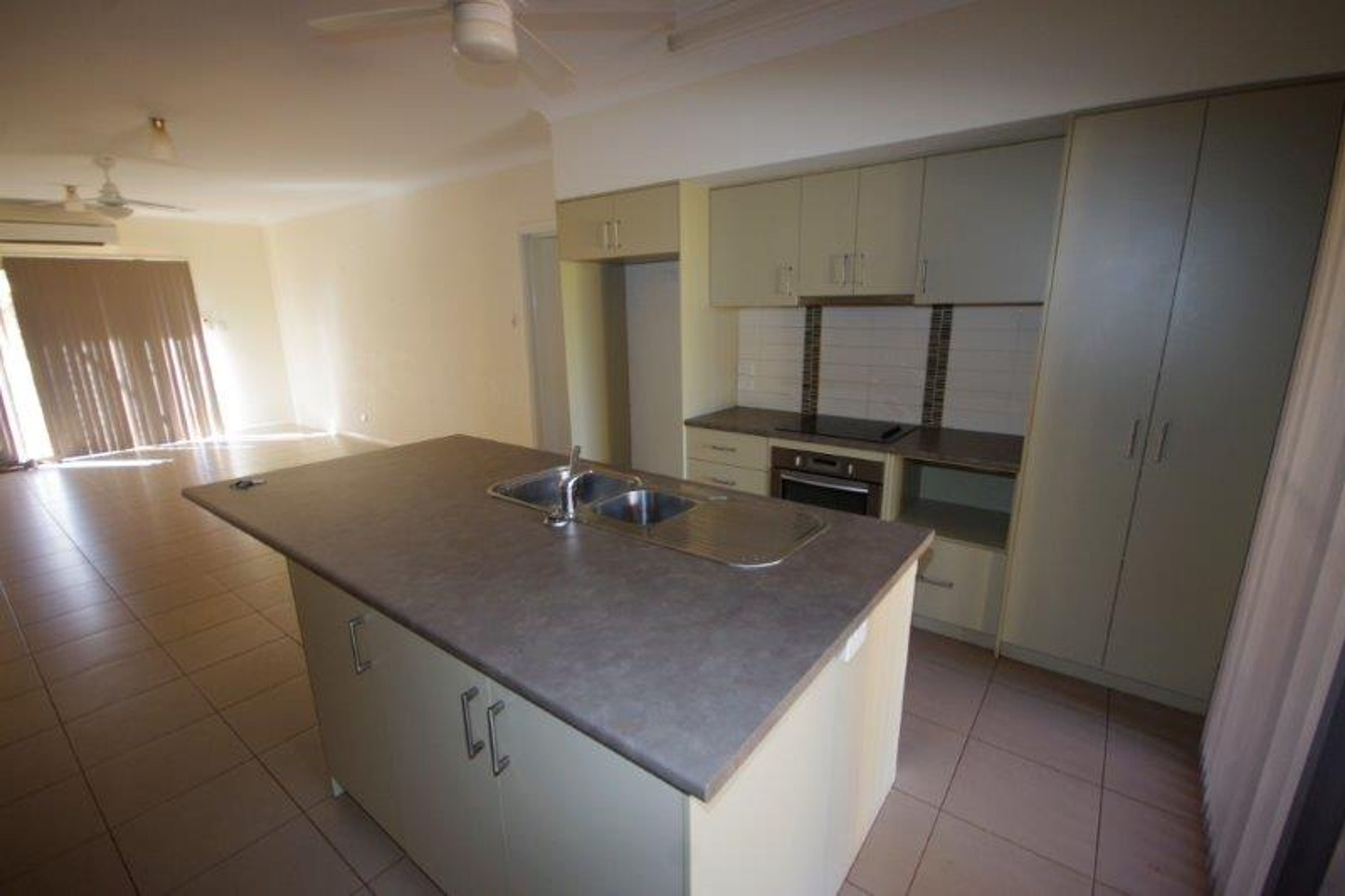 91 Daniels Drive, Newman, Newman - Thumbnail 5