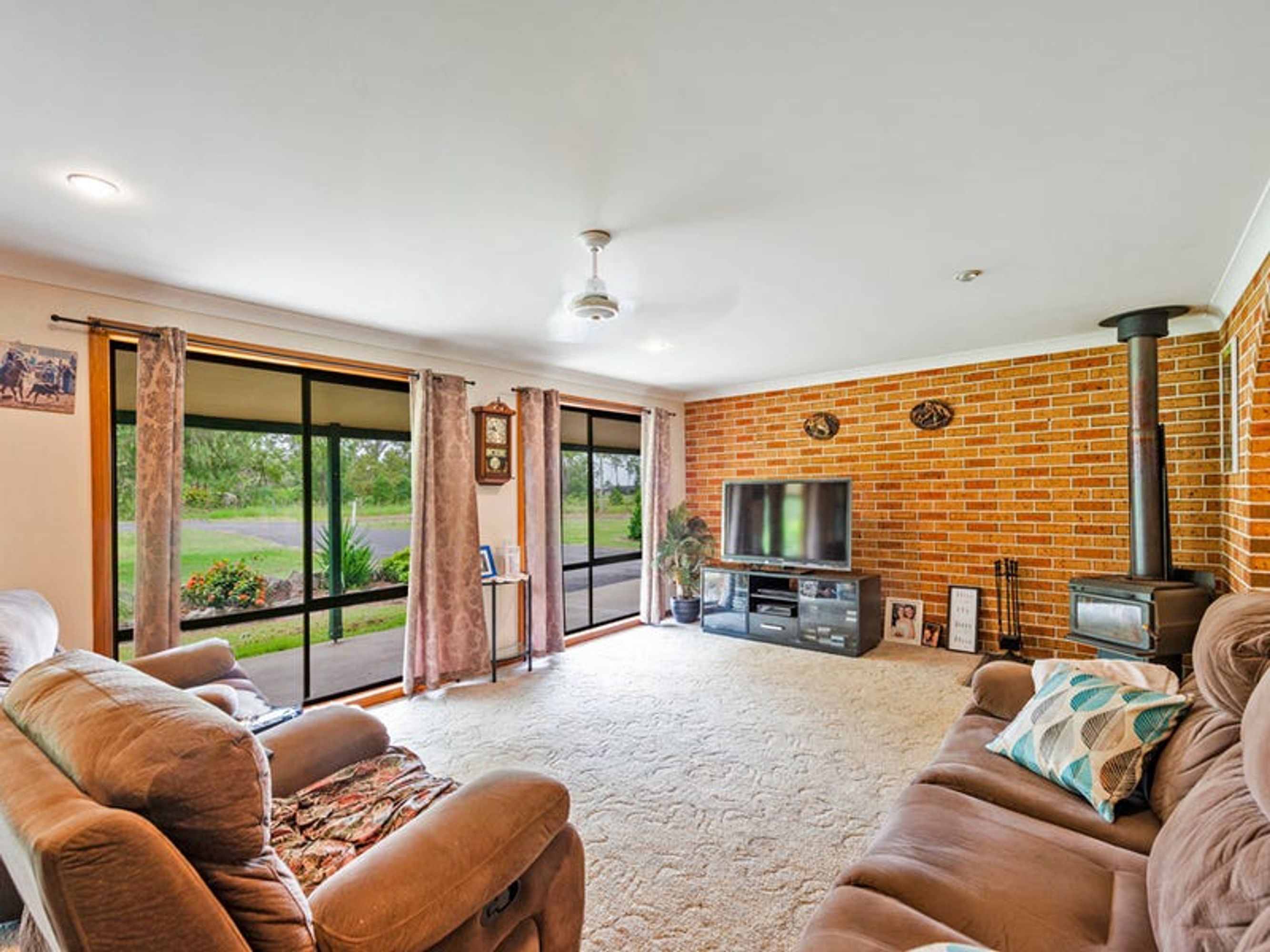12 Harrisons Lane, Lawrence - Thumbnail 3