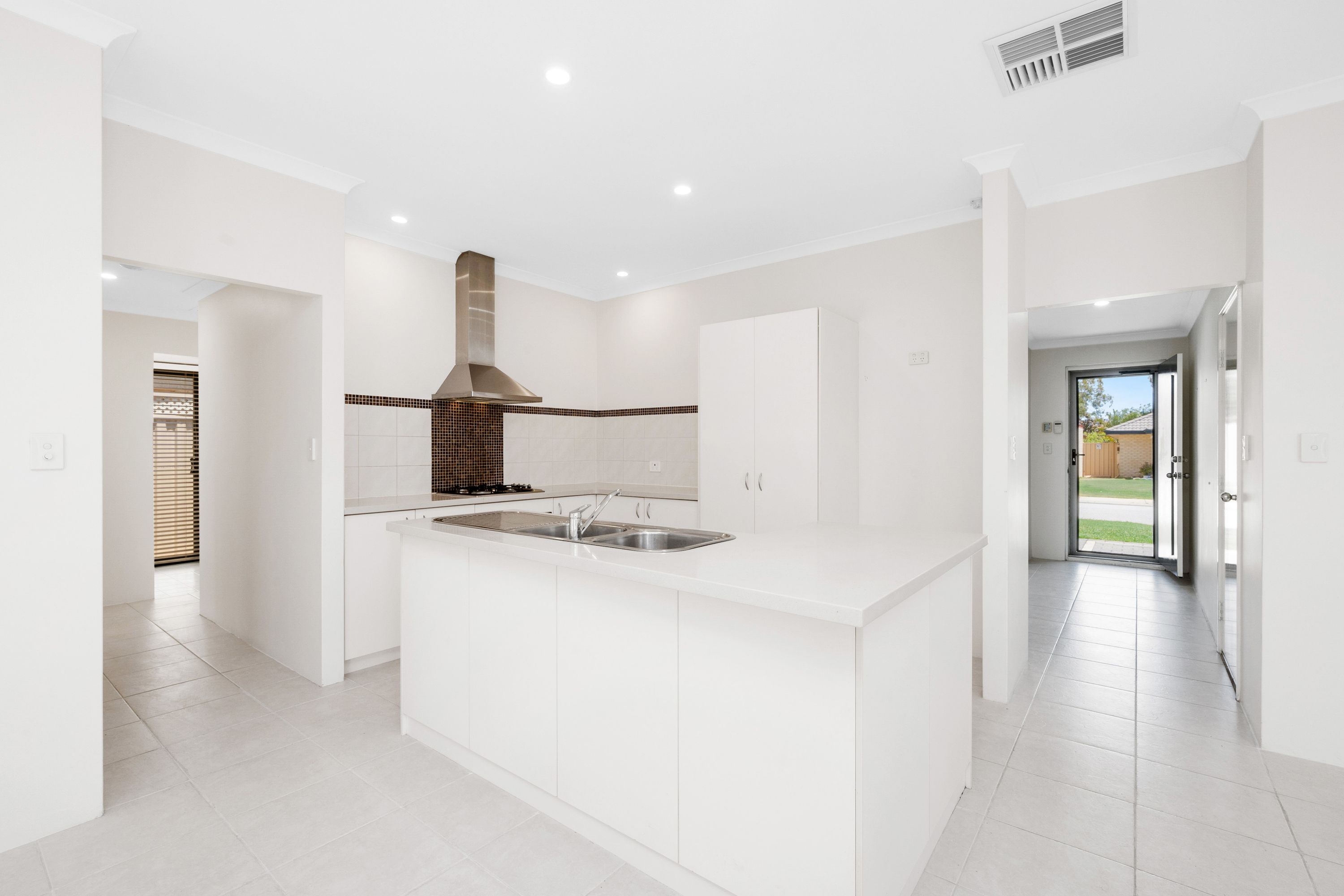 6 Cromarty Gardens, Canning Vale - Thumbnail 3