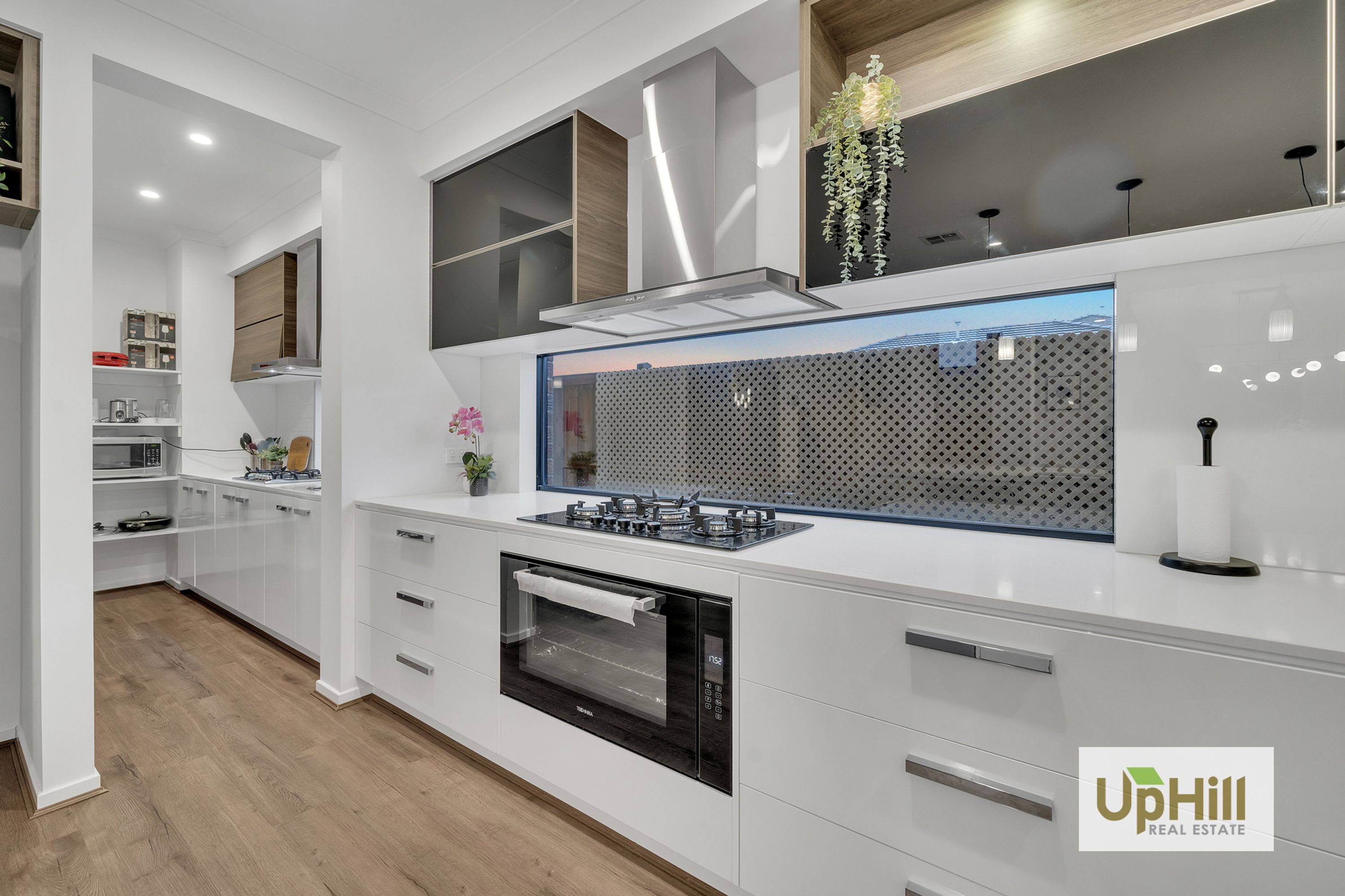 12 Trojan Crescent, Clyde North - Thumbnail 8