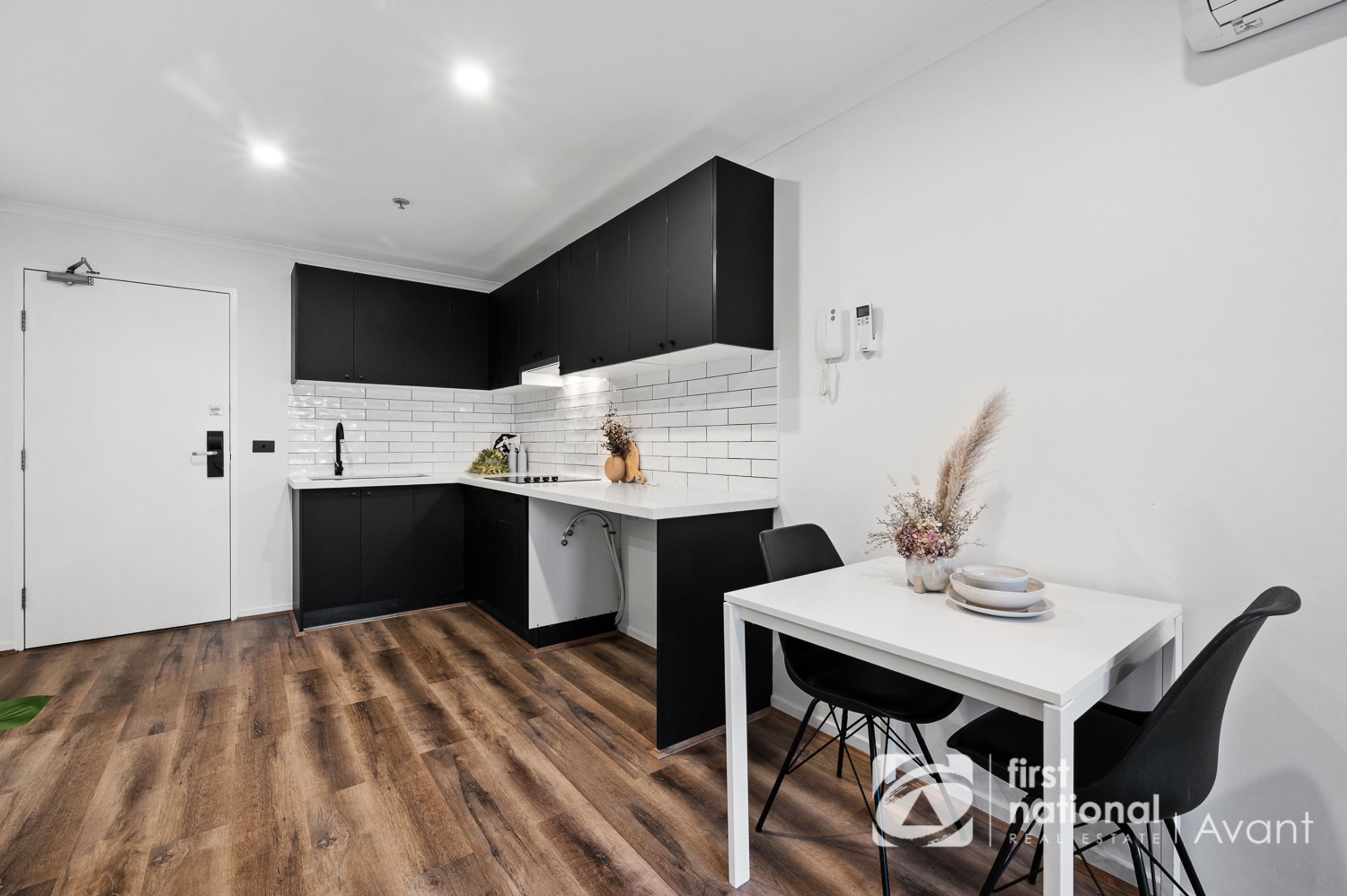 728/139 Lonsdale Street, Melbourne - Thumbnail 3