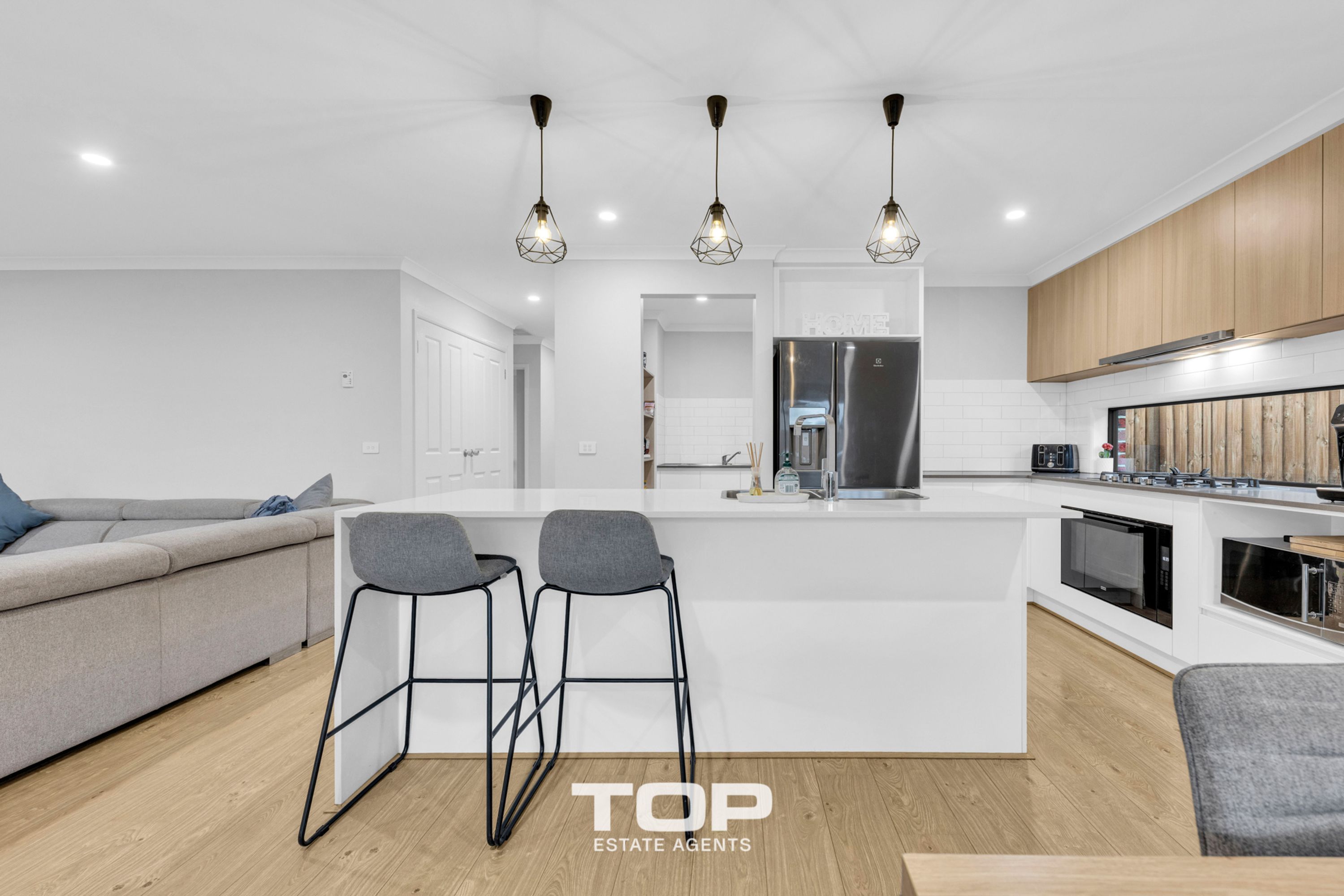 36 Welsummer Drive, Clyde North - Thumbnail 4
