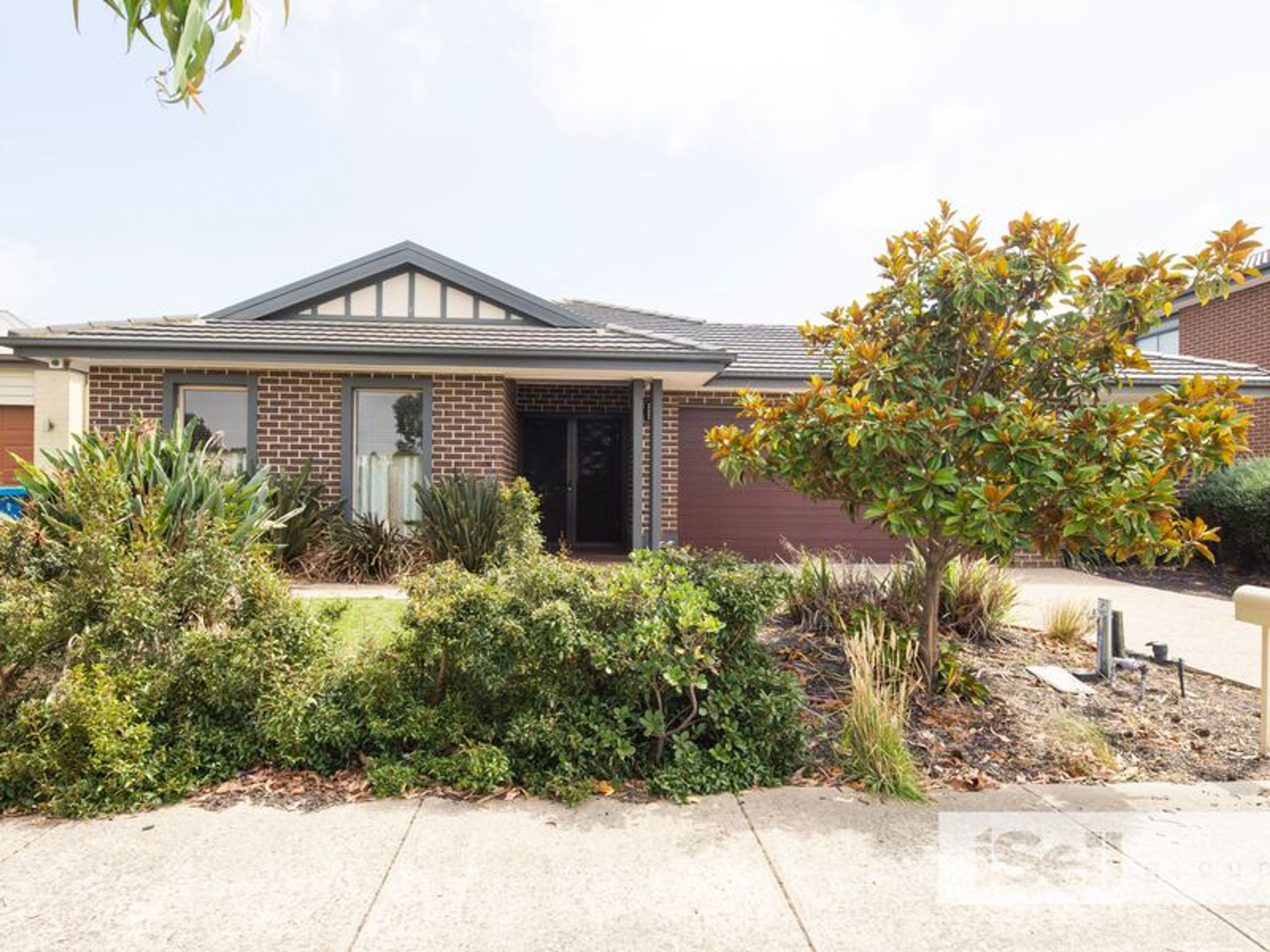 10 Mountainview Boulevard