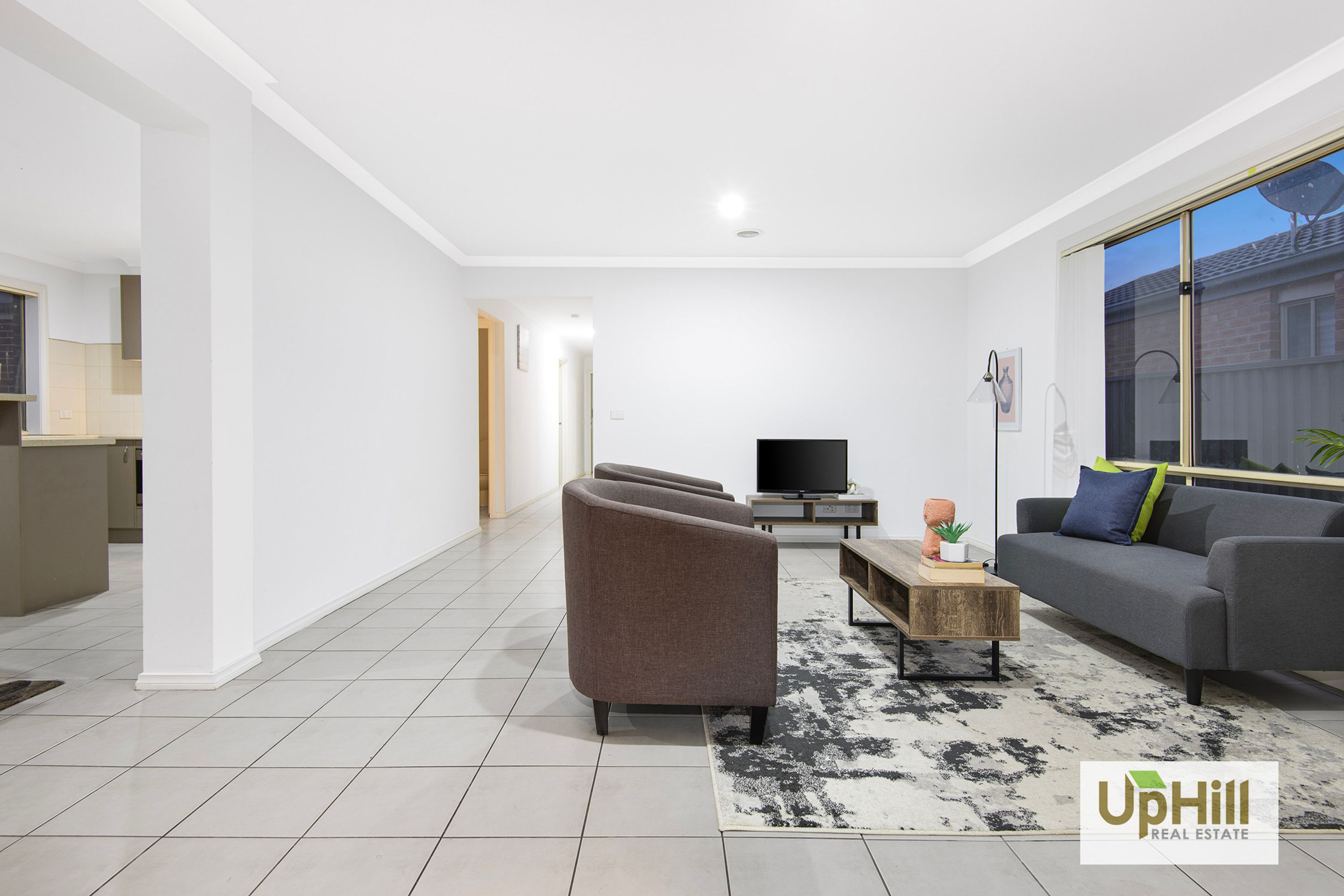 26 Maddock drive, Cranbourne East - Thumbnail 5