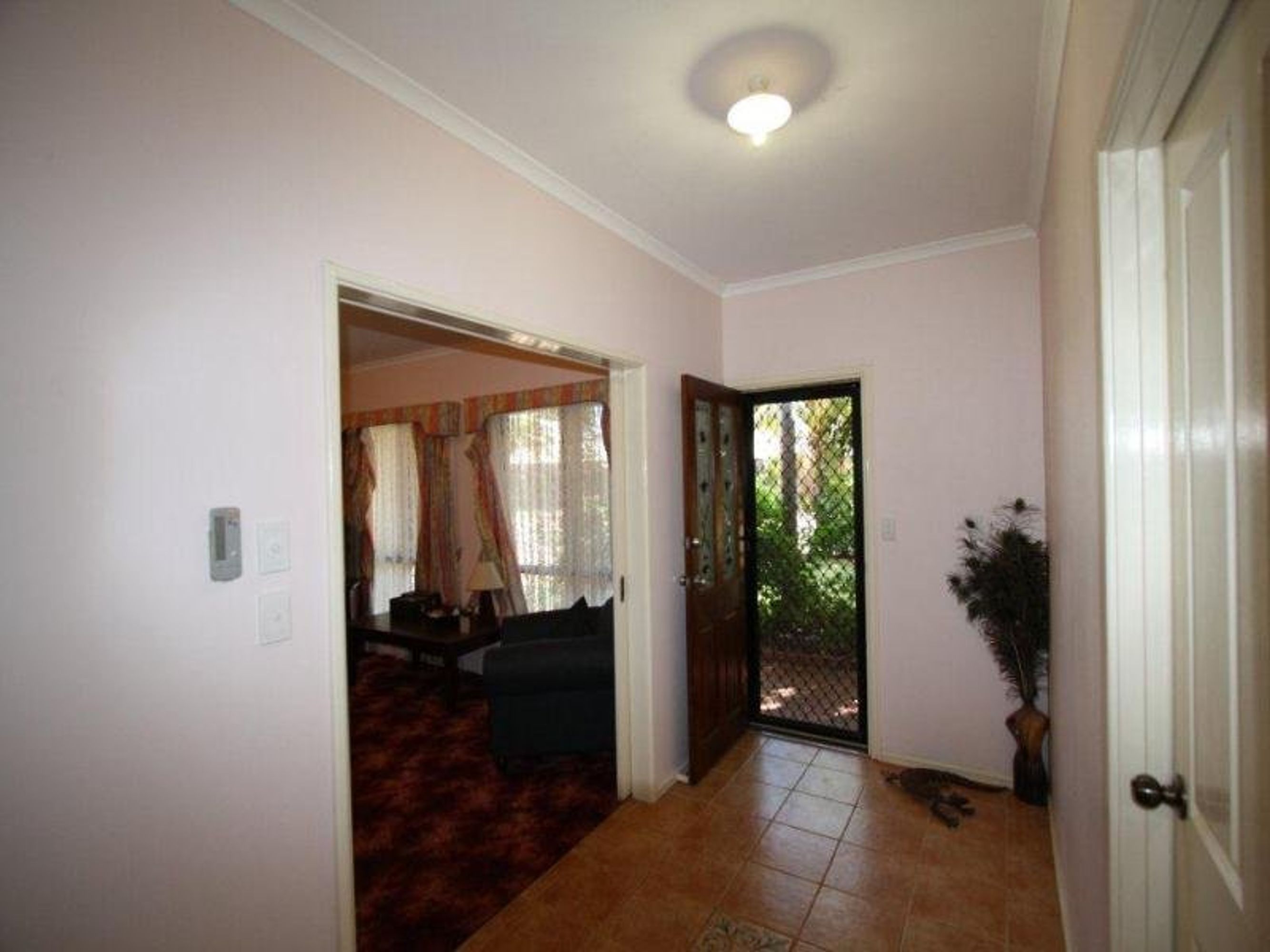 6 Martin Court, South Hedland, South Hedland - Thumbnail 5