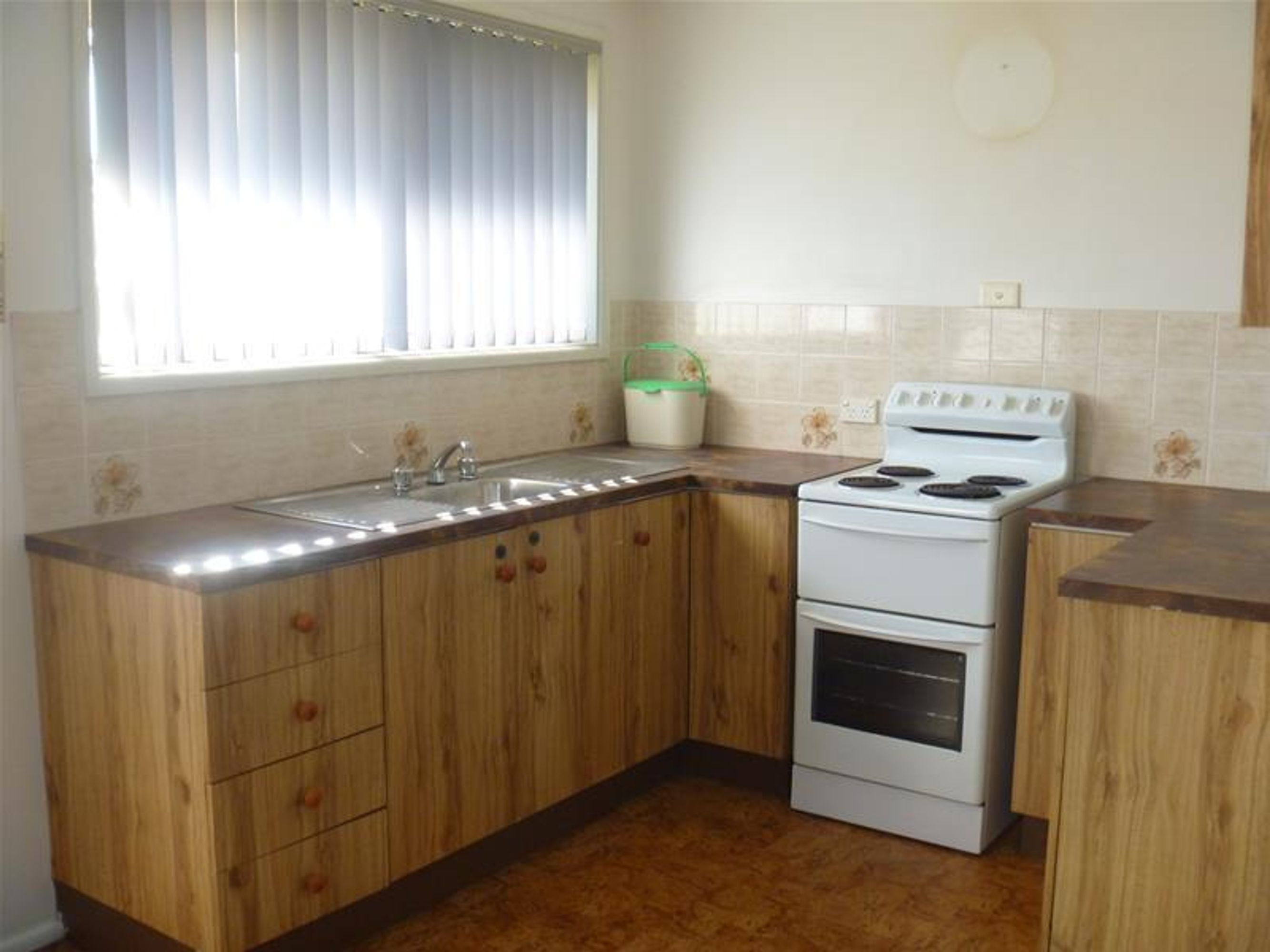 34 Sunset Drive, Junction Hill - Thumbnail 3