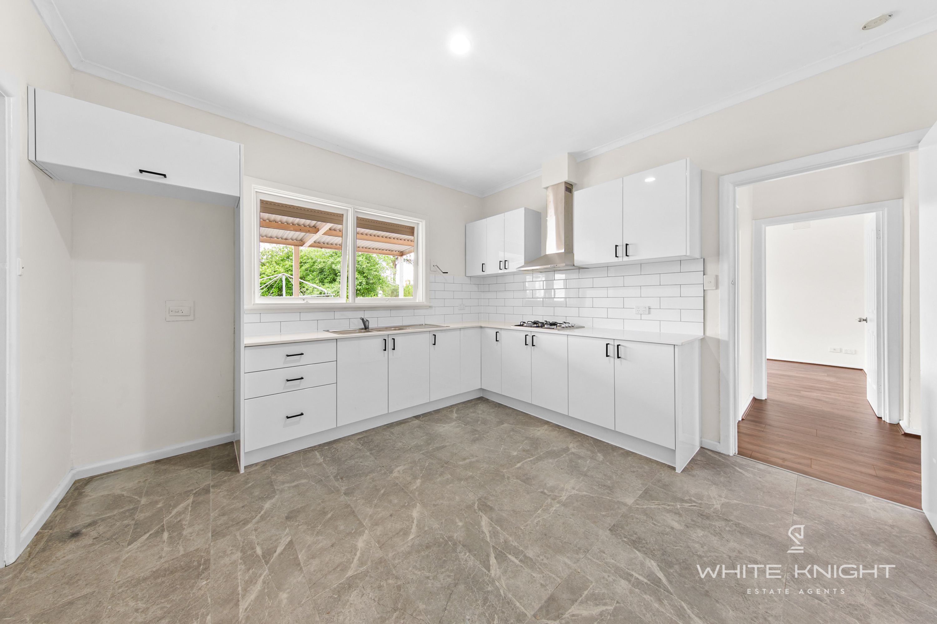 9 Lois Street, St Albans VIC 3021, St Albans - Thumbnail 3