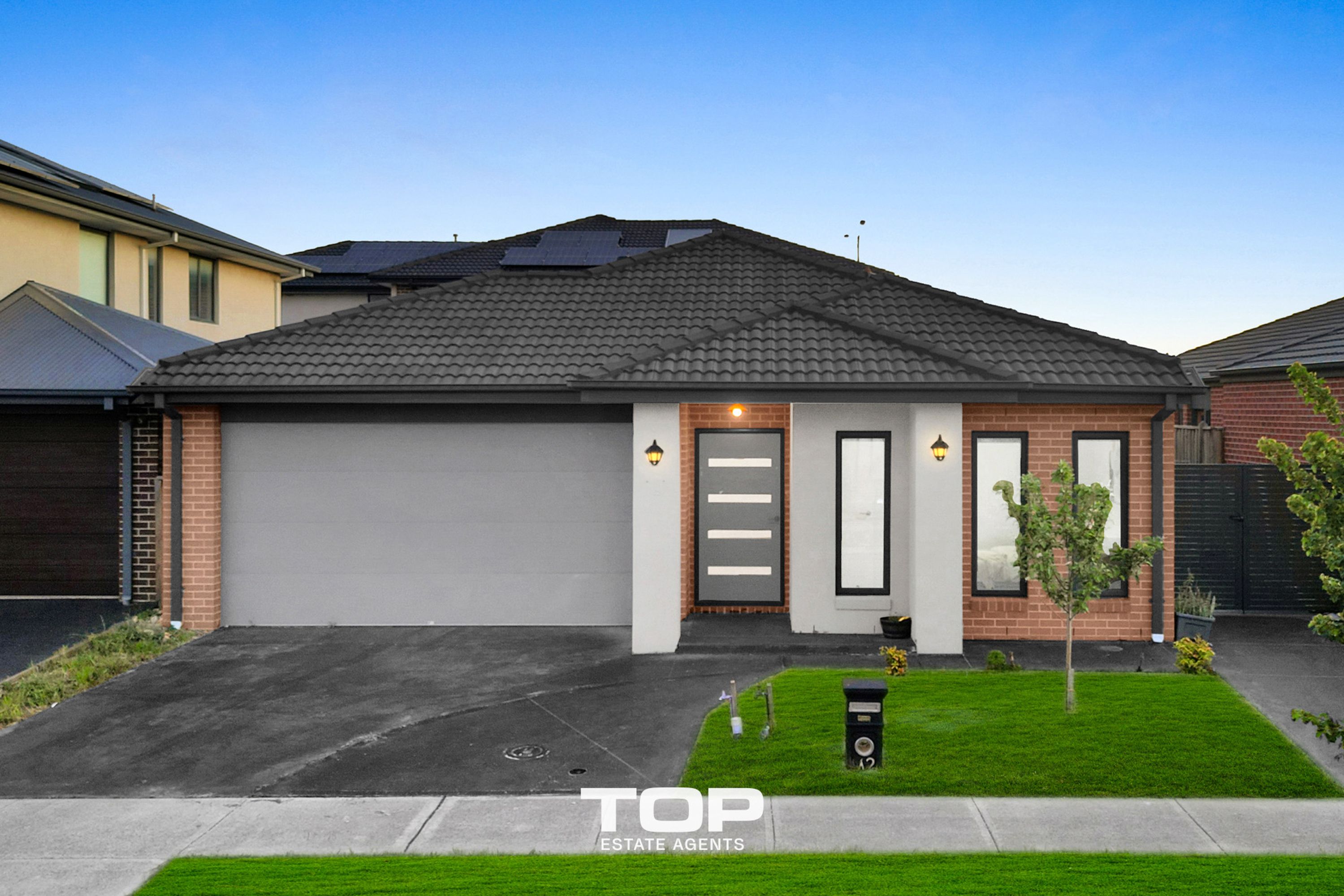 42 Belcam Circuit, Clyde North - Thumbnail 2