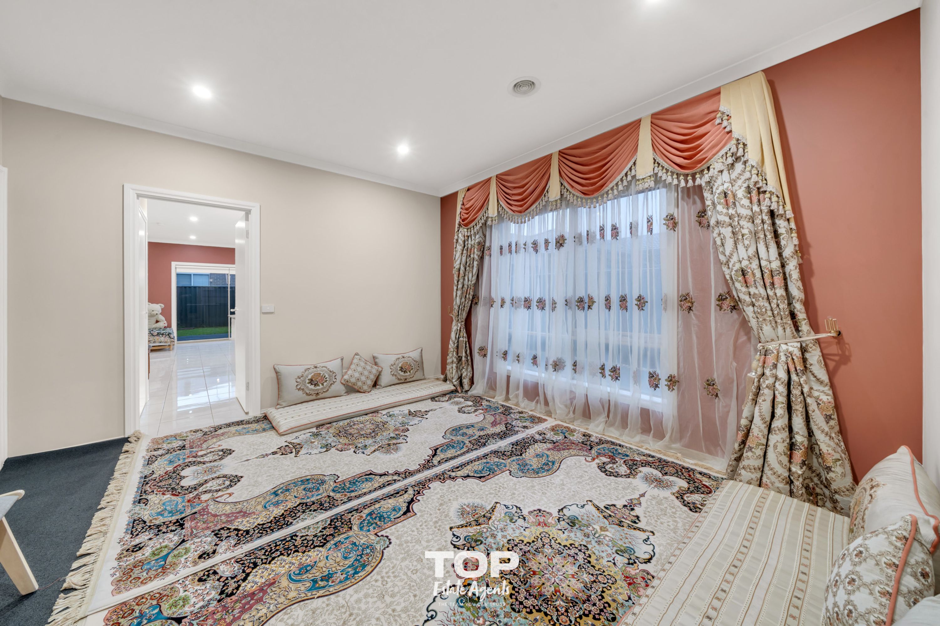 16 Baranello Crescent, Cranbourne East - Thumbnail 7