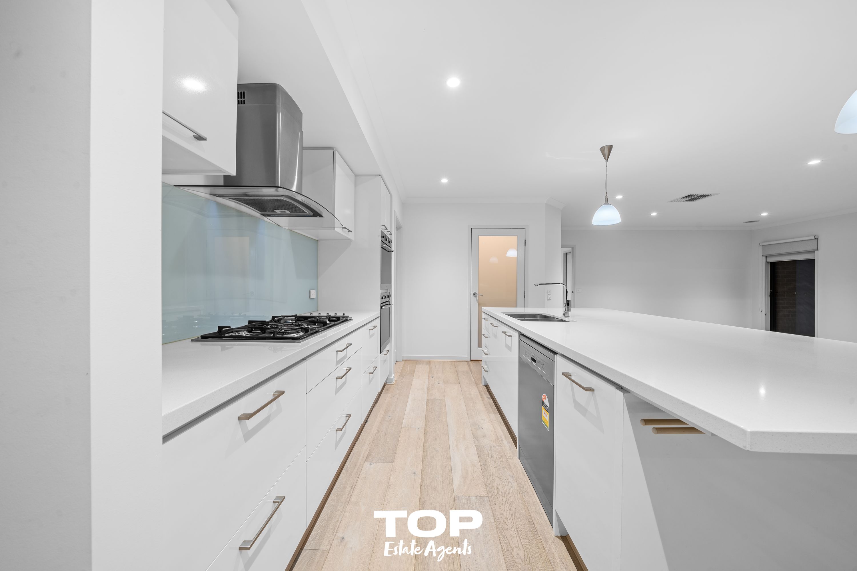 32 Blackhazel Crescent, Clyde North - Thumbnail 6