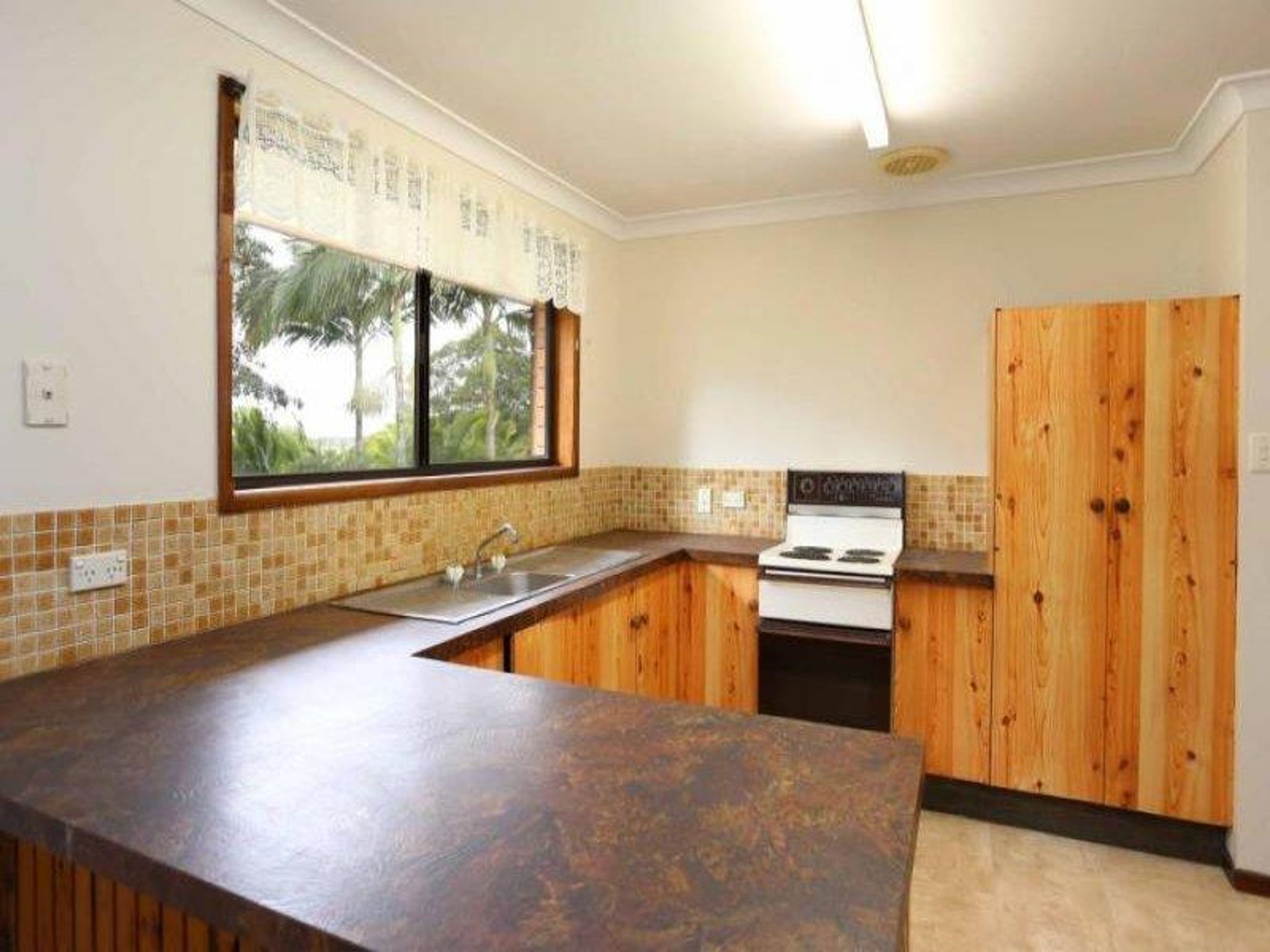 13 Capricorn Crescent, Junction Hill - Thumbnail 5