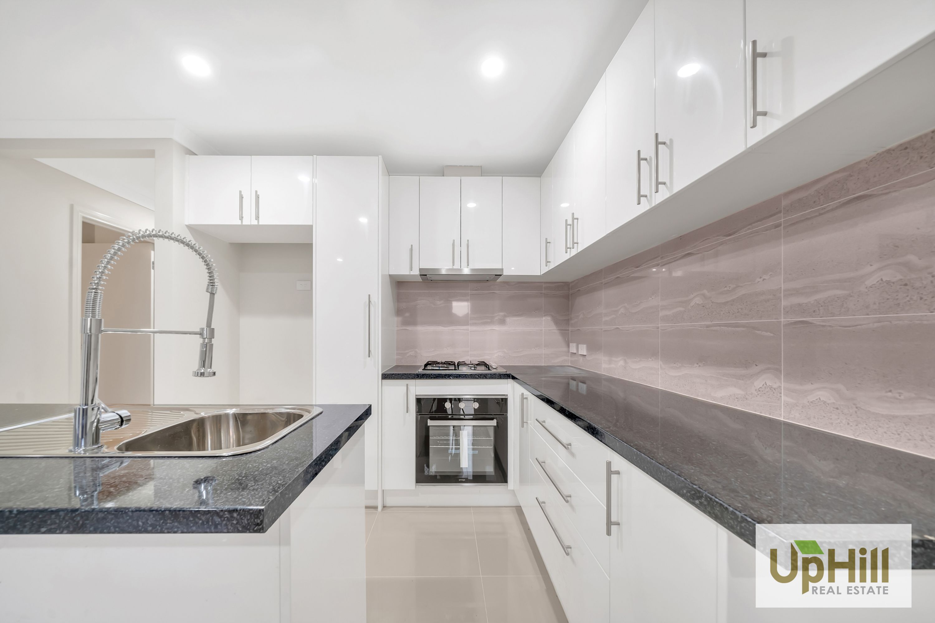24 Titan lodge walk, Pakenham - Thumbnail 6