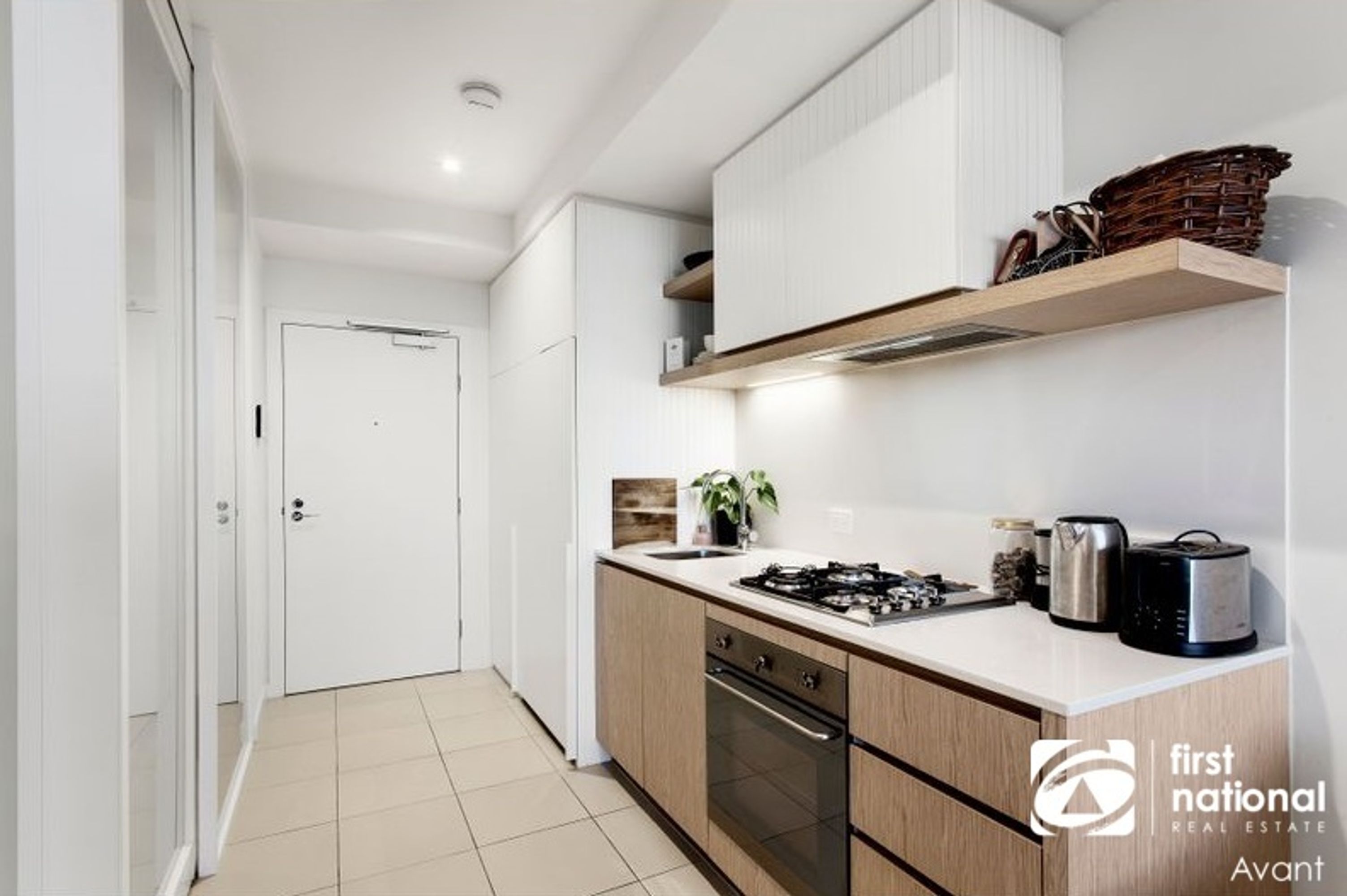 212/58 Kambrook Road, Caulfield North - Thumbnail 3