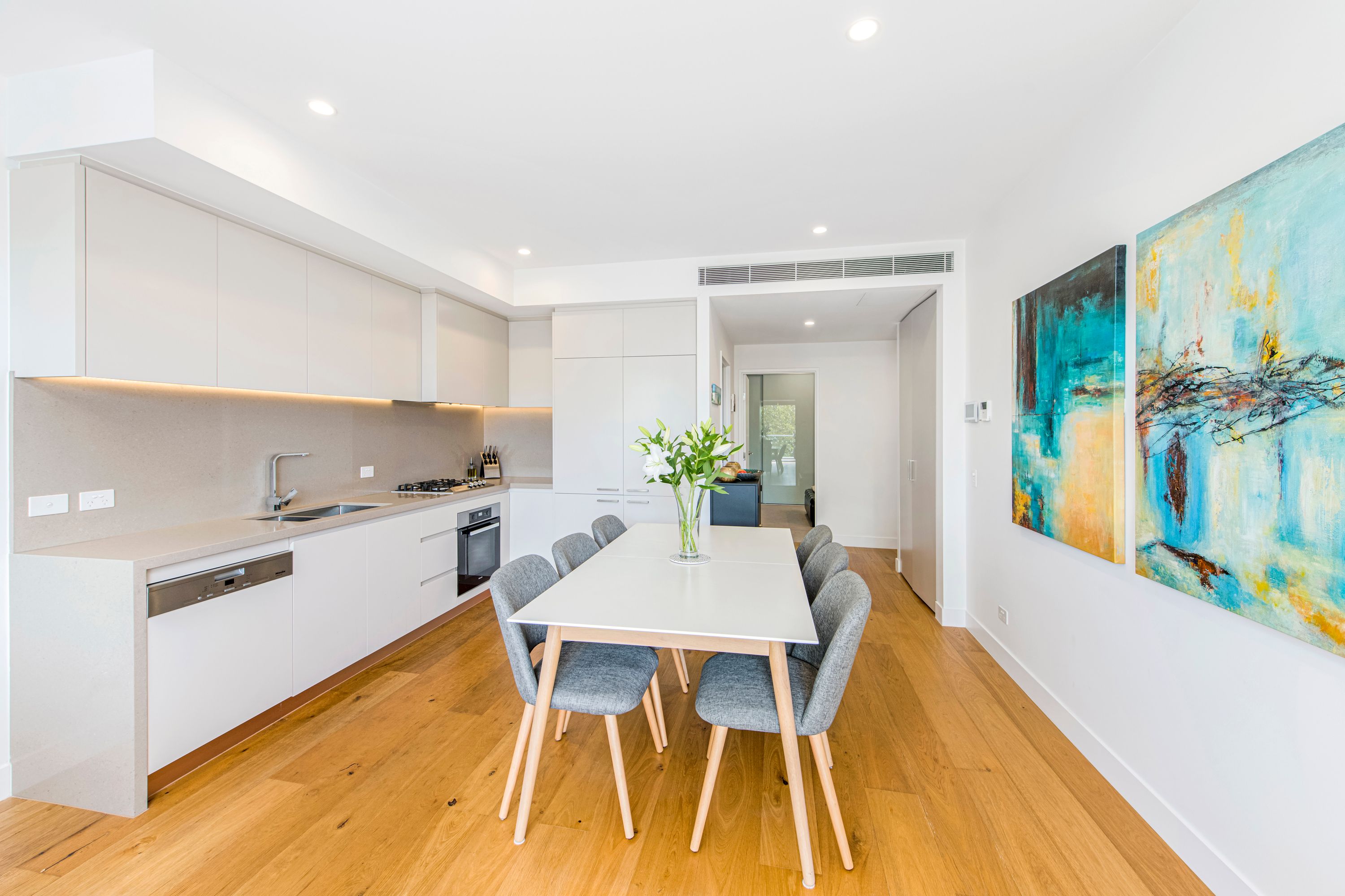 308/467 Miller Street, Cammeray - Thumbnail 3