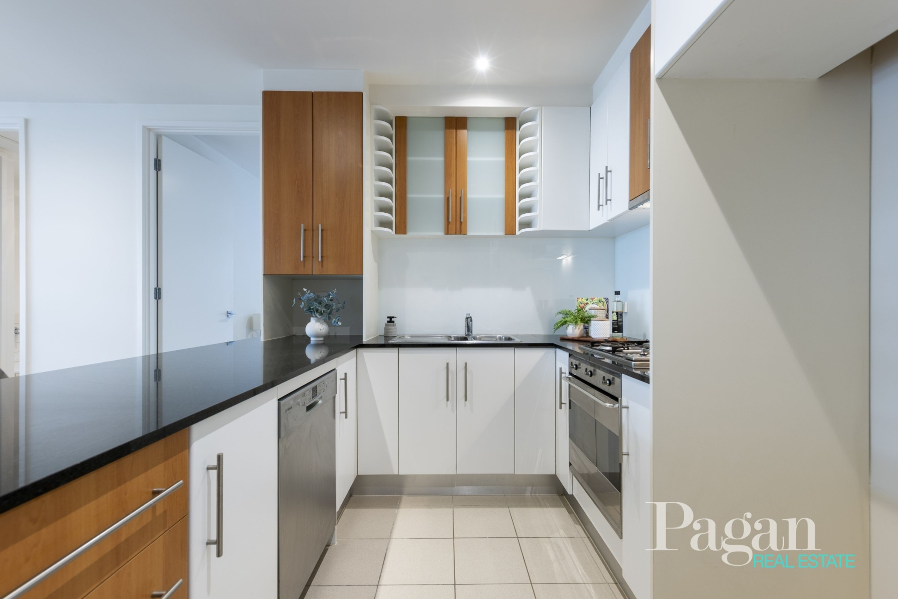 506/341 Ascot Vale Rd, Moonee Ponds - Thumbnail 4