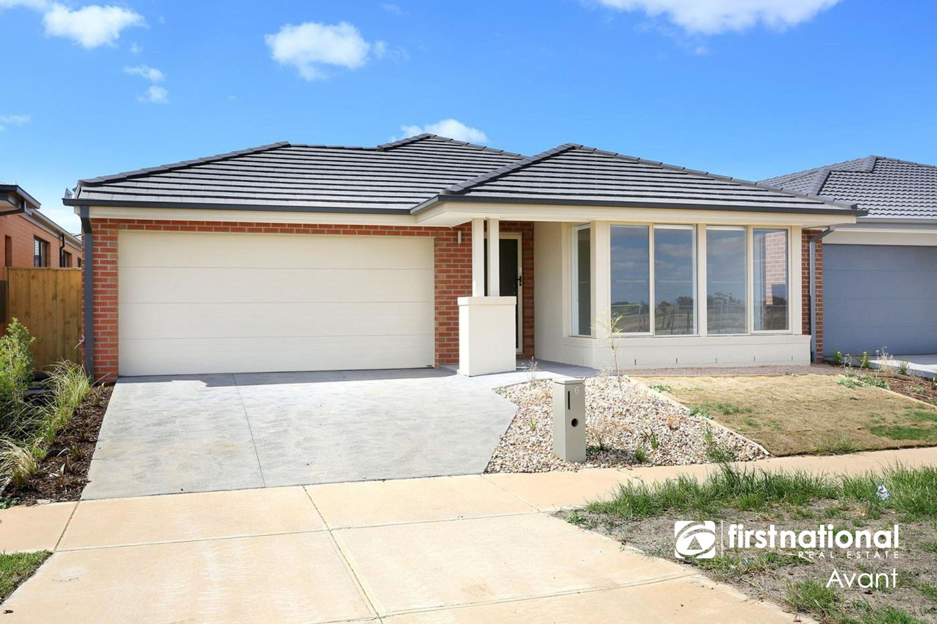 6 Ferntree Drive, Werribee - Thumbnail 2