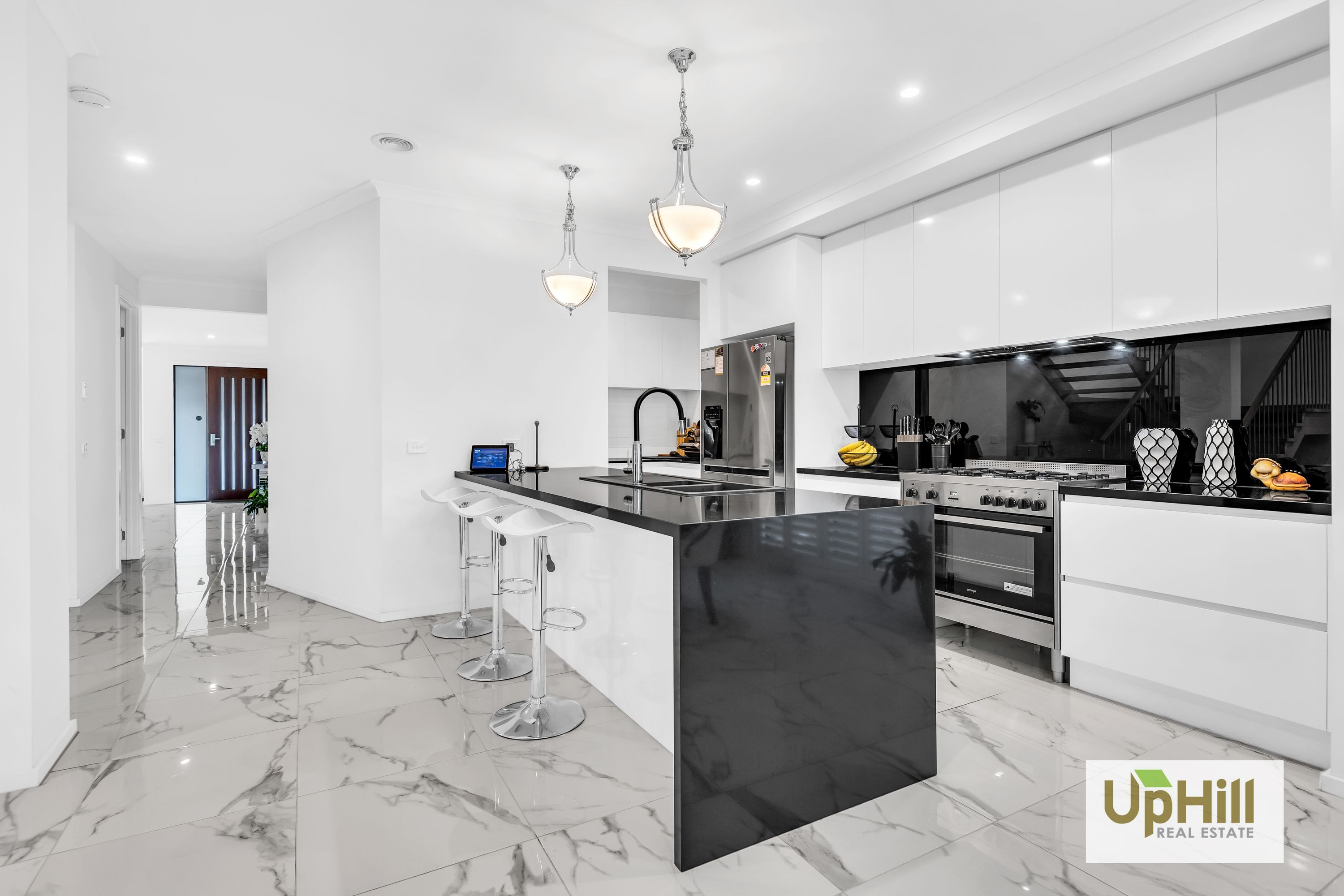 53 Bazadaise Drive, Clyde North - Thumbnail 7