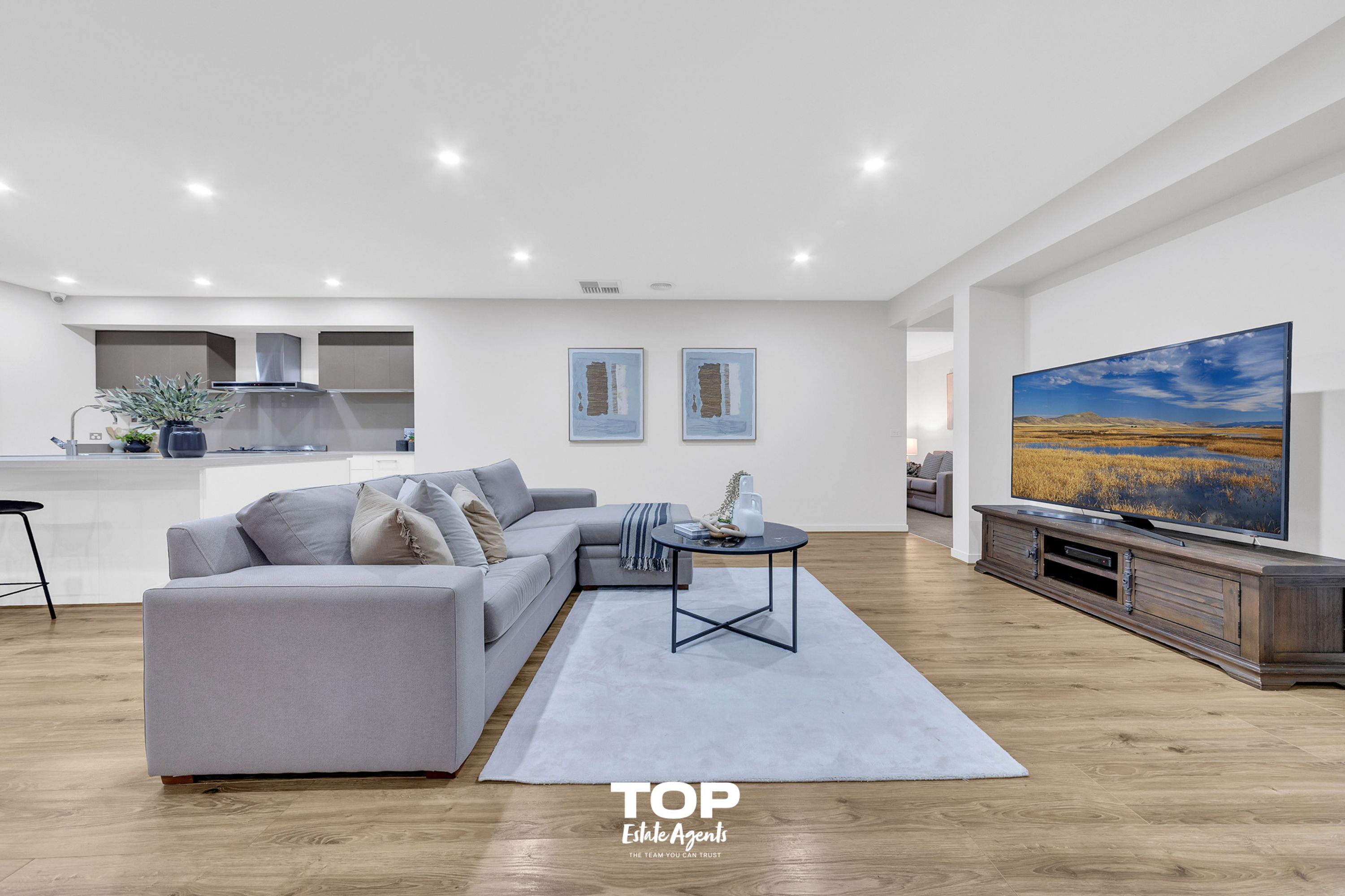 34 Glenrose Boulevard, Clyde North - Thumbnail 4