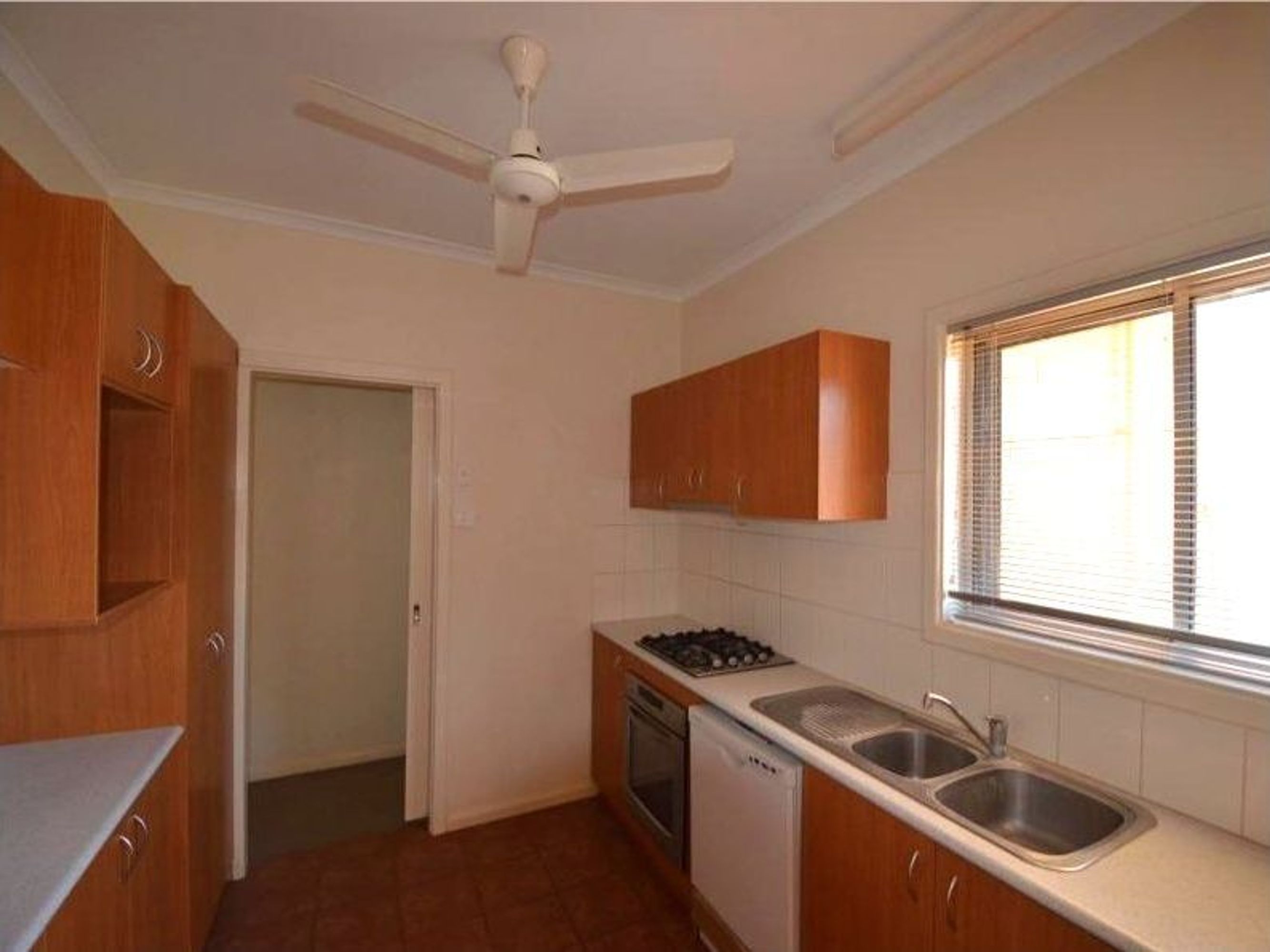 19 Yarrunga Crescent, South Hedland, South Hedland - Thumbnail 3