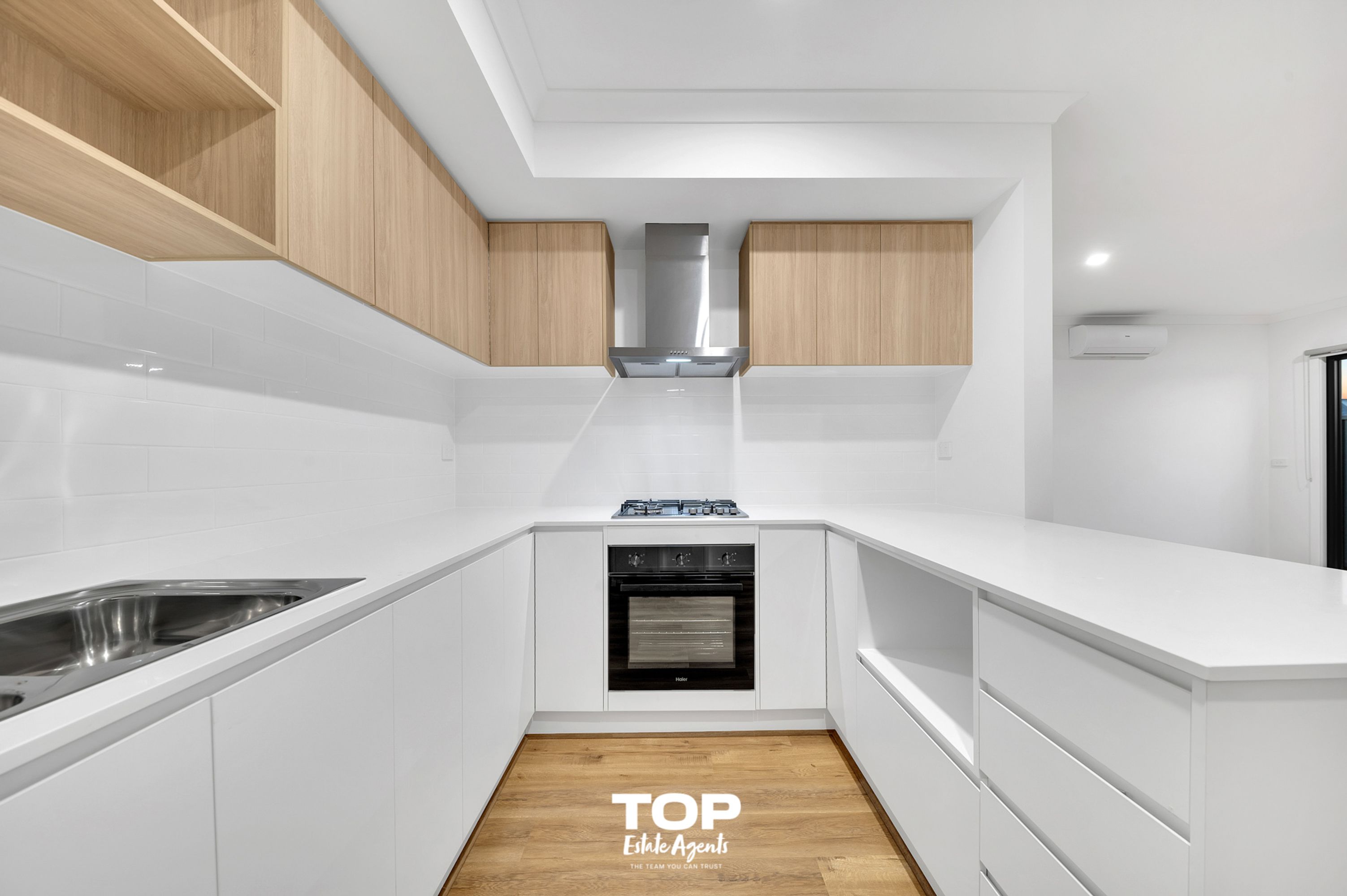 11 Croft Drive, Clyde North - Thumbnail 6