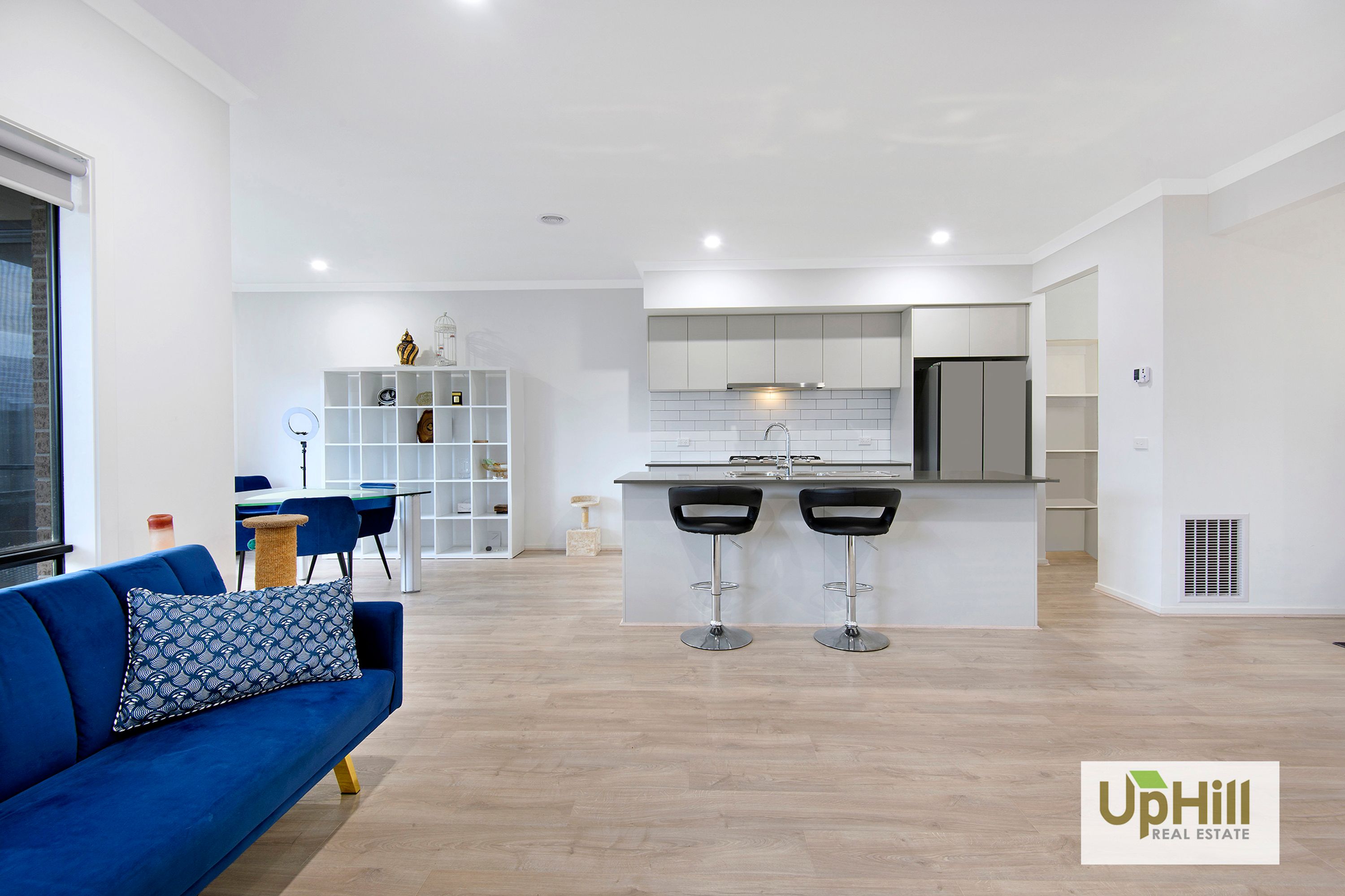 6 Evica Road, Clyde North - Thumbnail 3