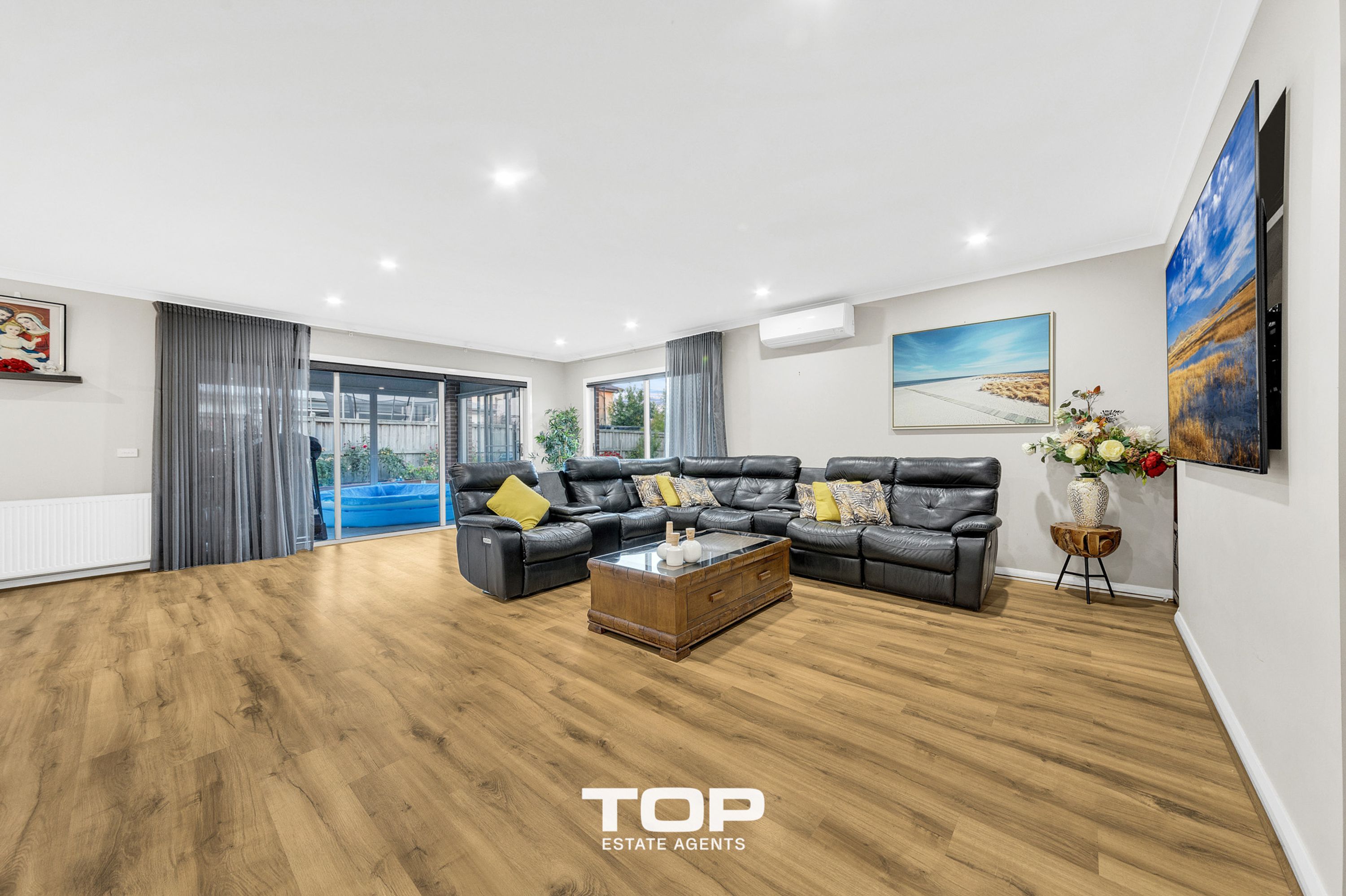 15 Raeburn Drive, Clyde North - Thumbnail 7
